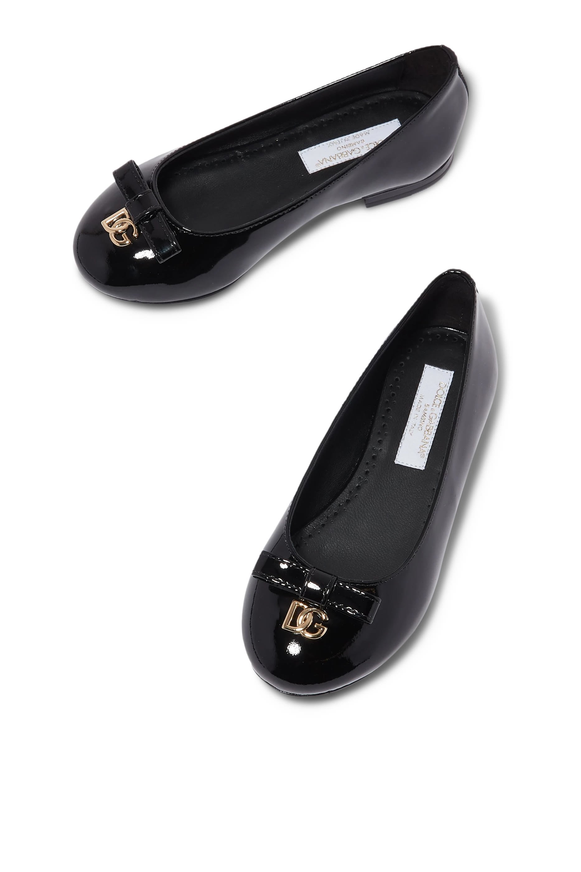 حذاء بالرينا مزين بحلية وربطة فيونكة جلد لامع