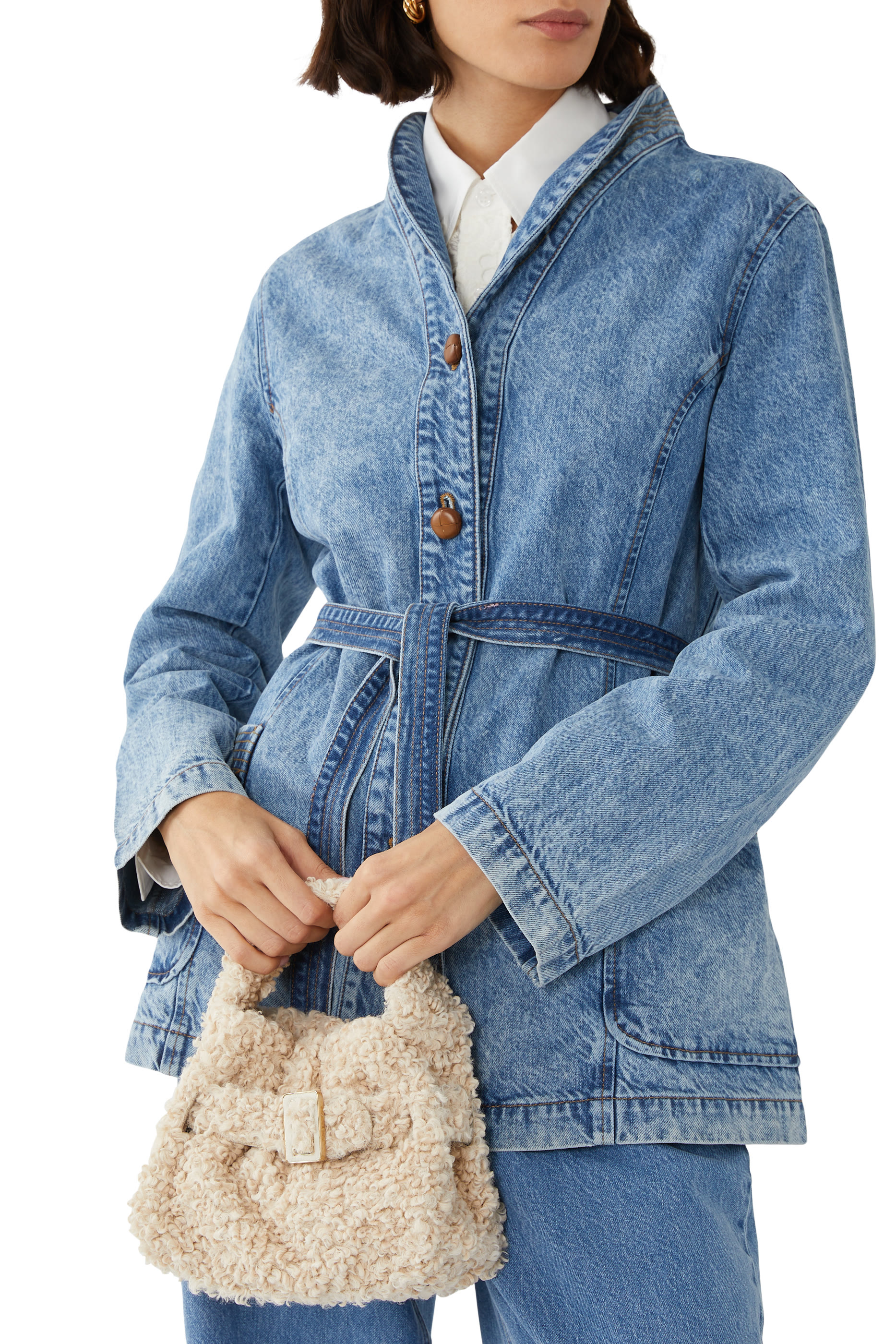 حقيبة صغيرة سكرانشي بيد علوية وتصميم مربع