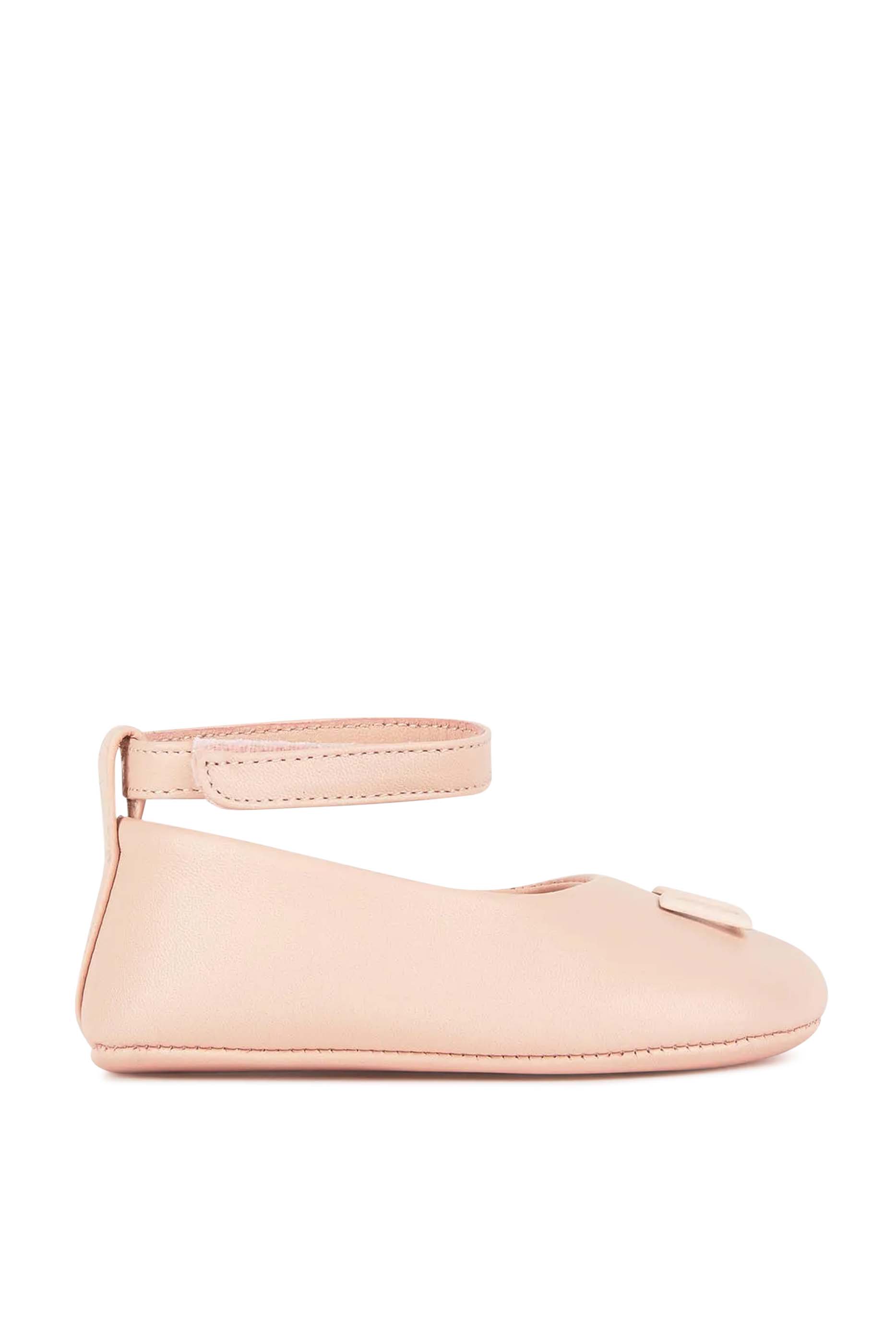 حذاء باليرينا بشعار الماركة للأطفال