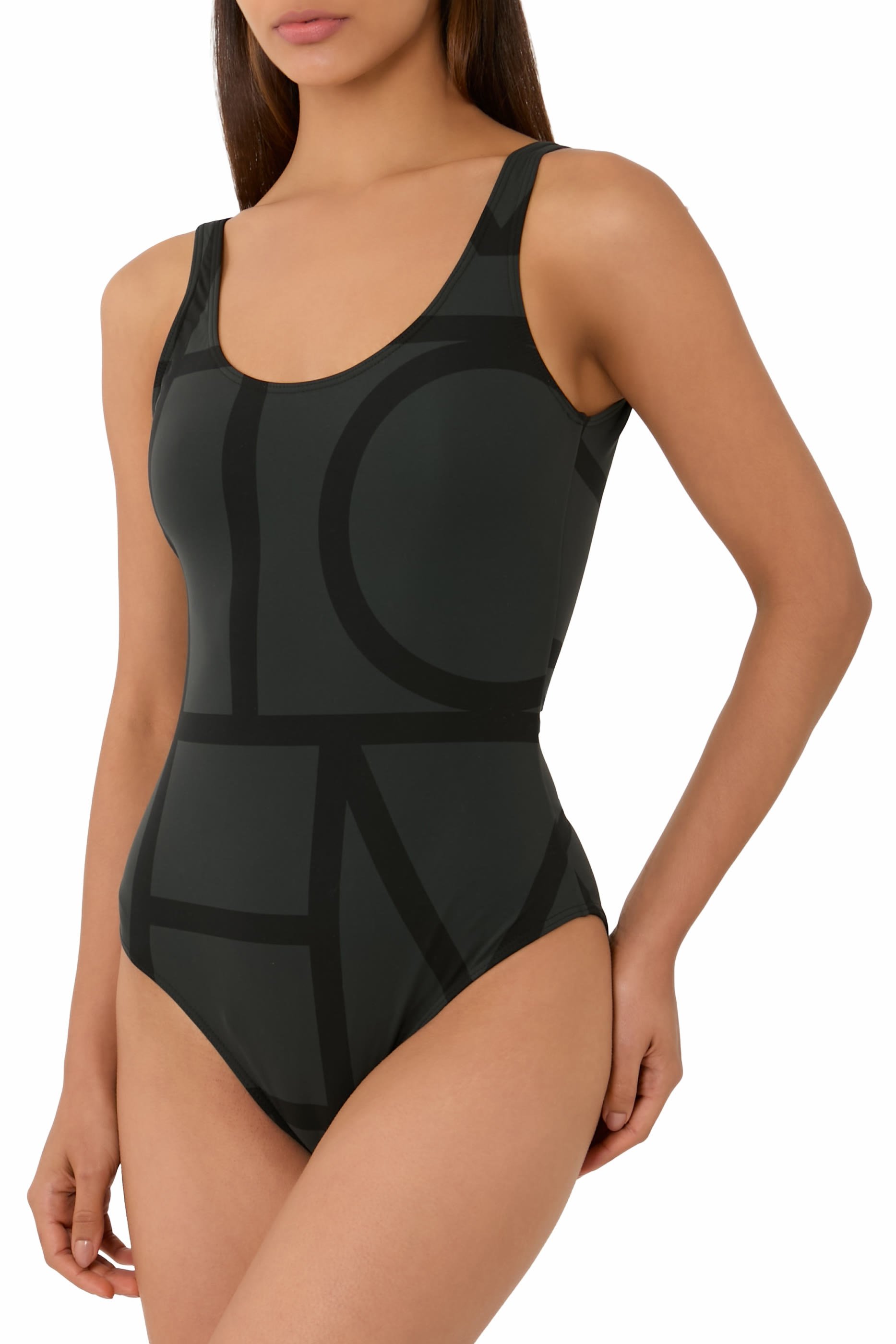 بدلة سباحة بتصميم قطعة واحدة مزينة بحروف شعار الماركة