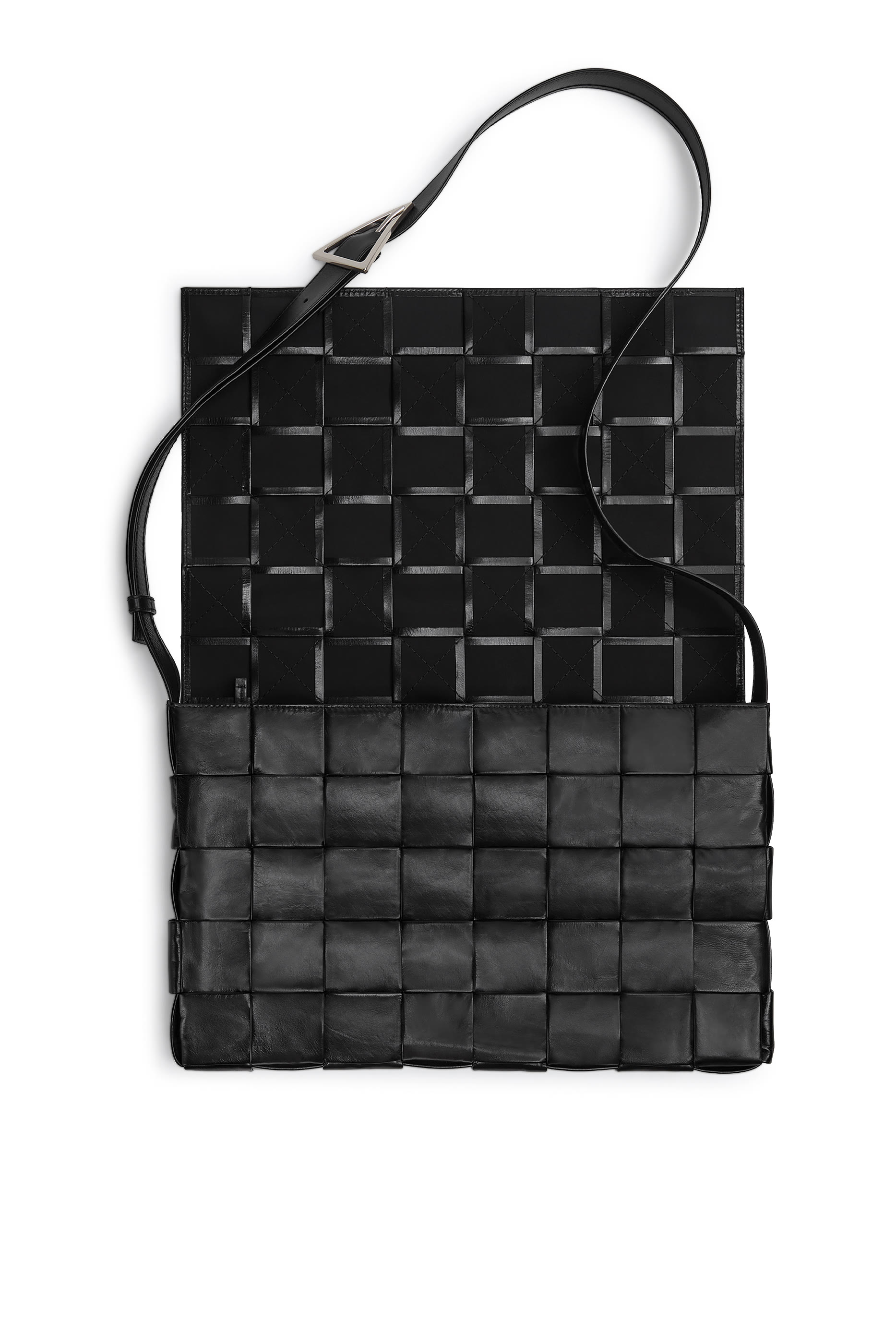 حقيبة كروس بتصميم مجدول