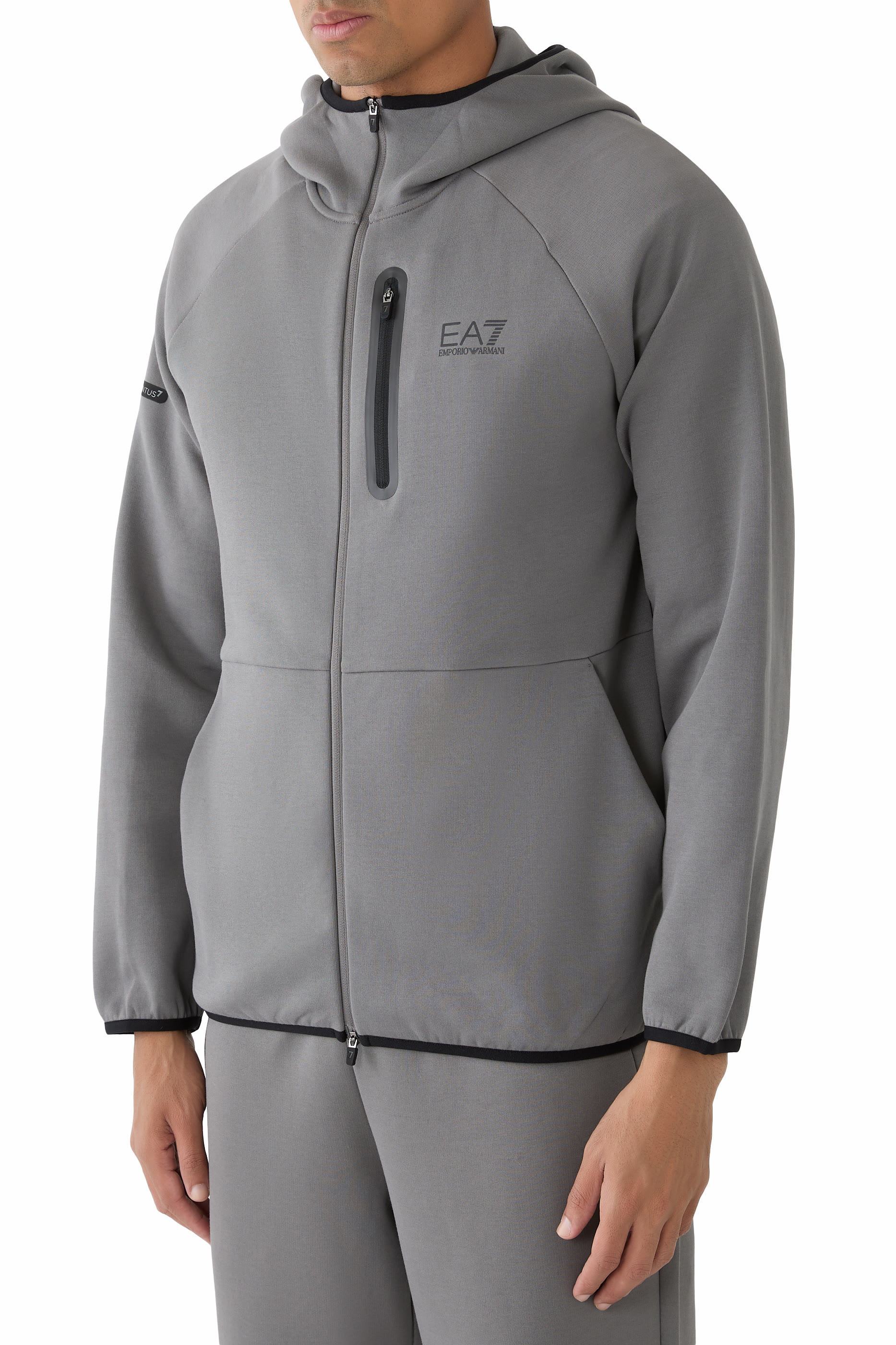 هودي بشعار الماركة