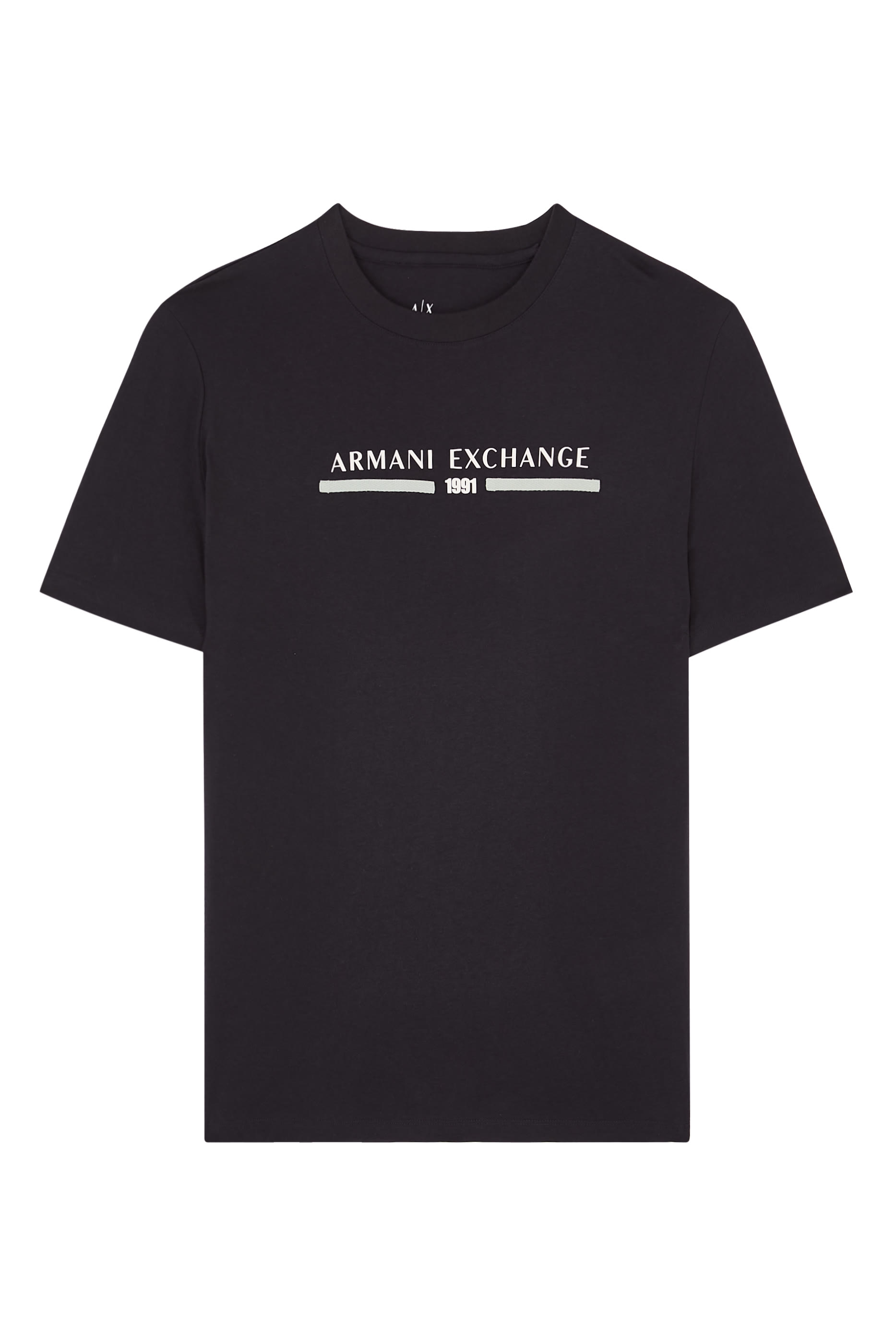 تيشيرت بأكمام قصيرة وشعار الماركة