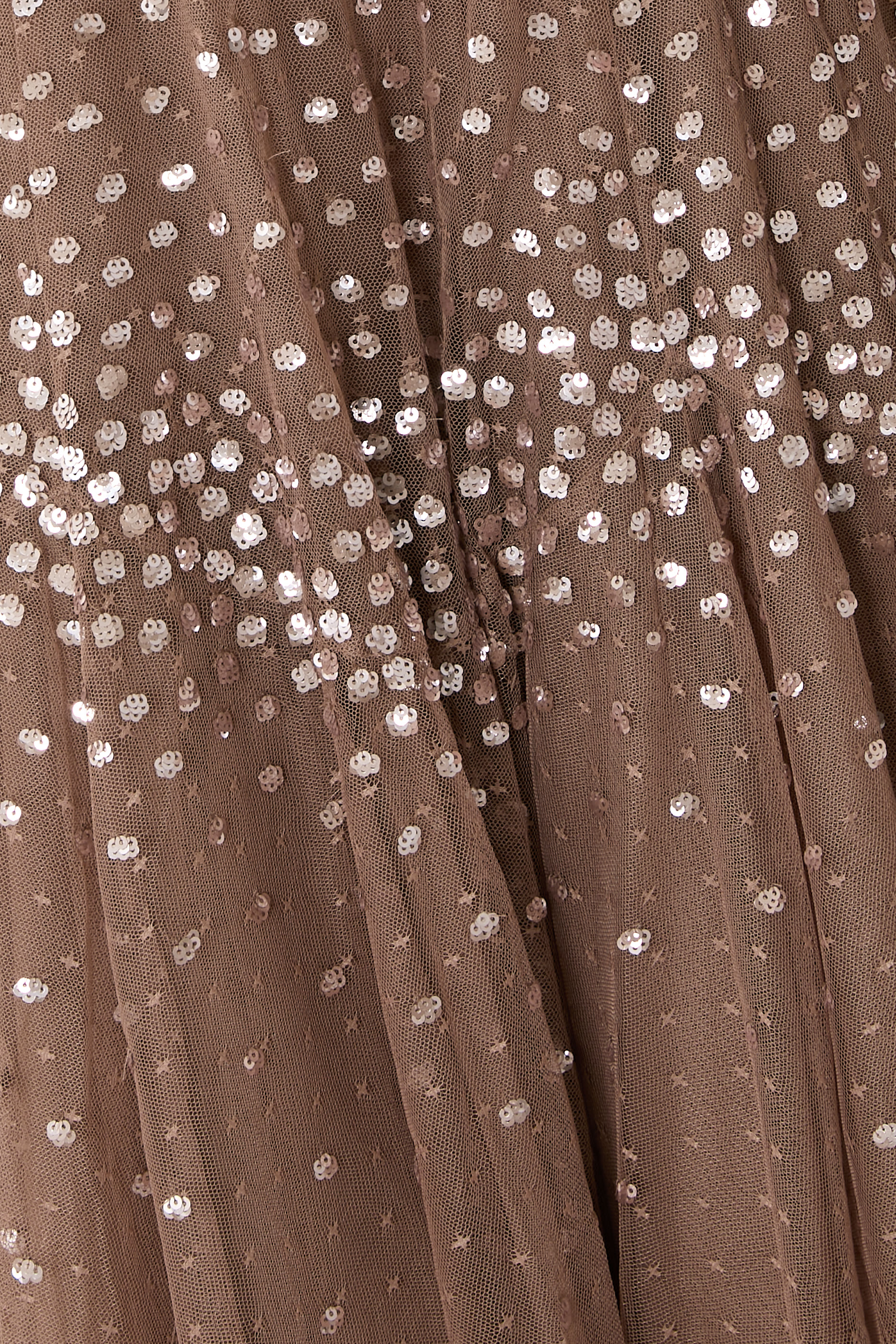 فستان سهرة بطول الكاحل بياقة مستديرة بحافة صدفية مطزرة بالترتر 