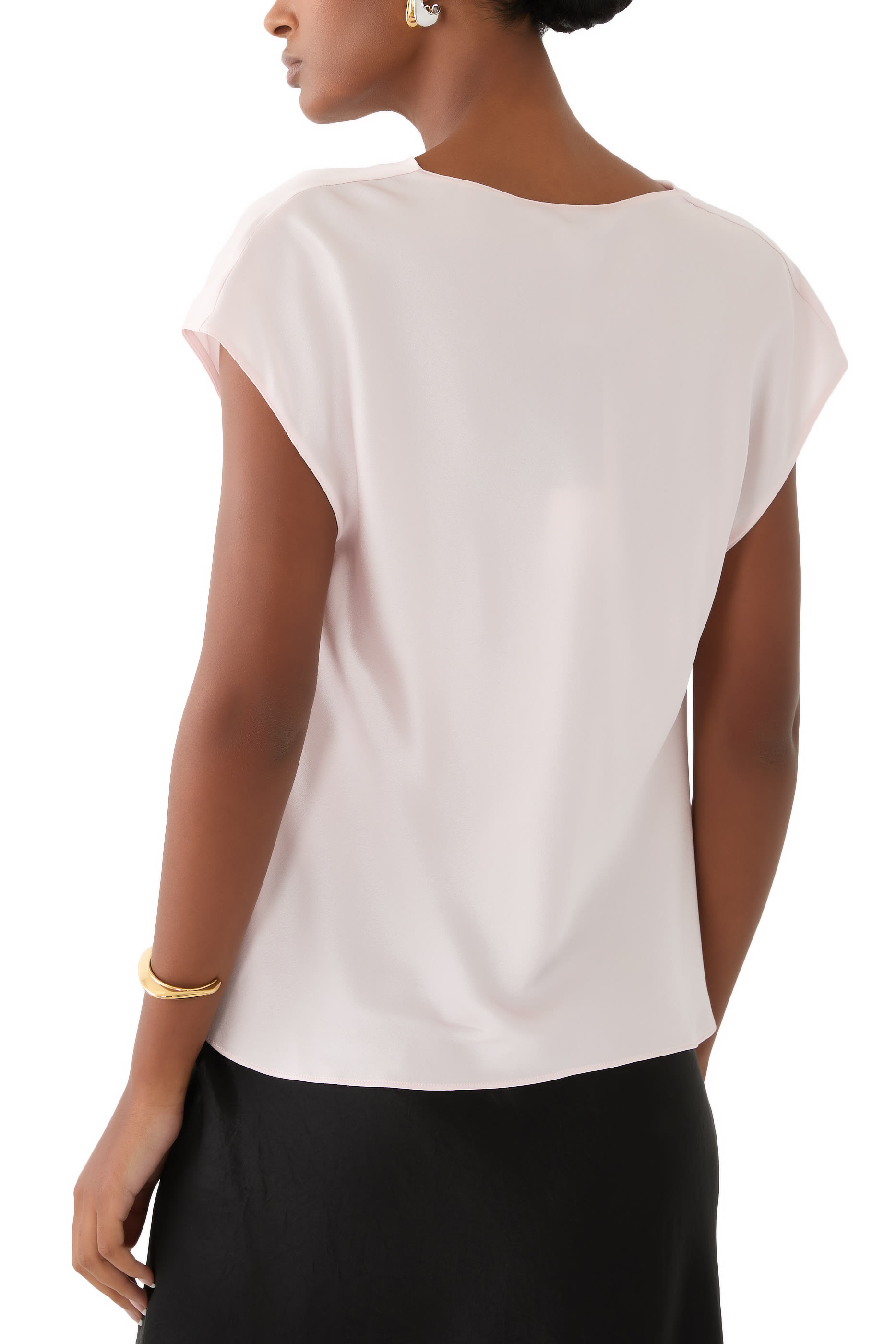 بلوزة حرير بياقة مطوية