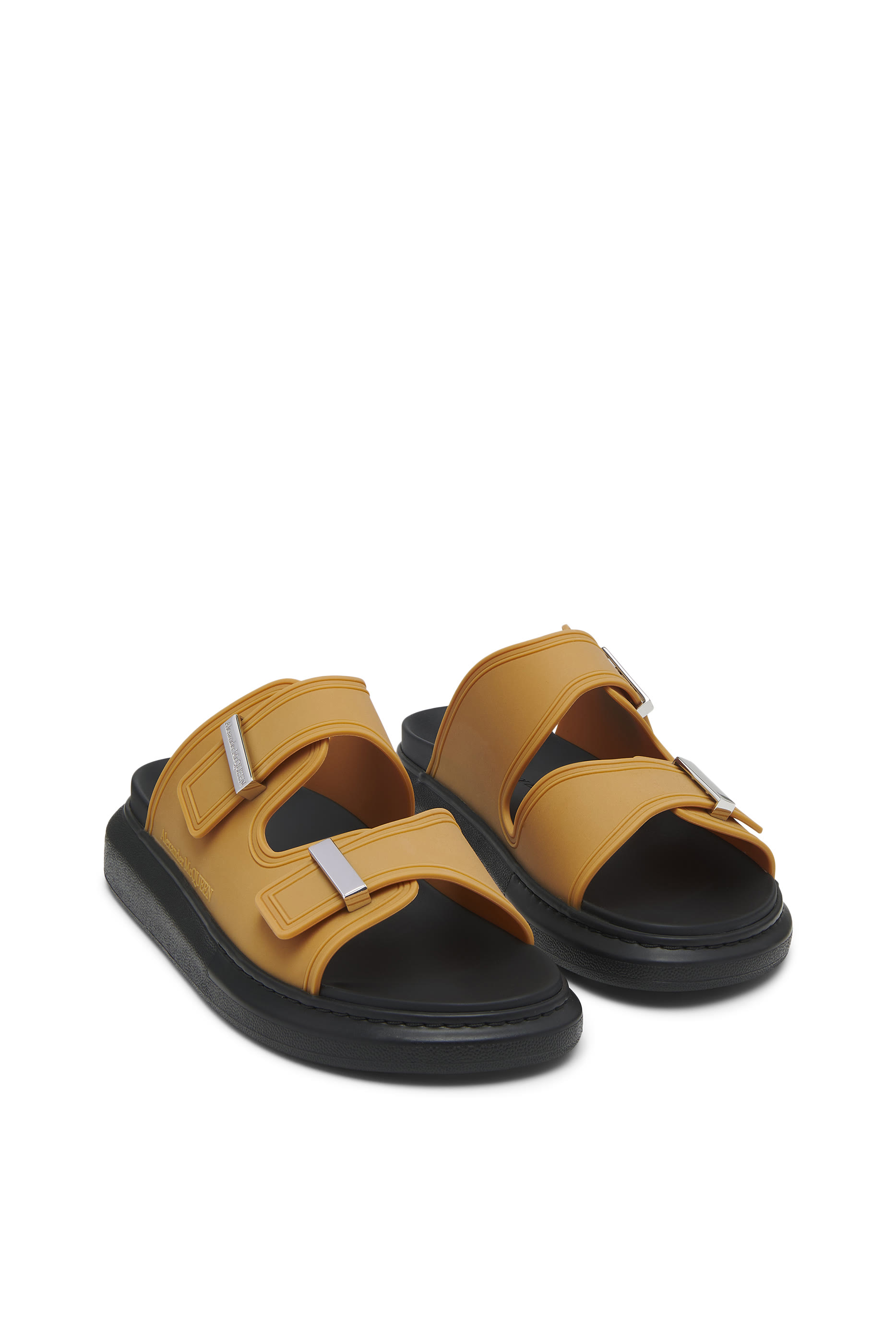 صندل فليب فبوب بشعار الماركة