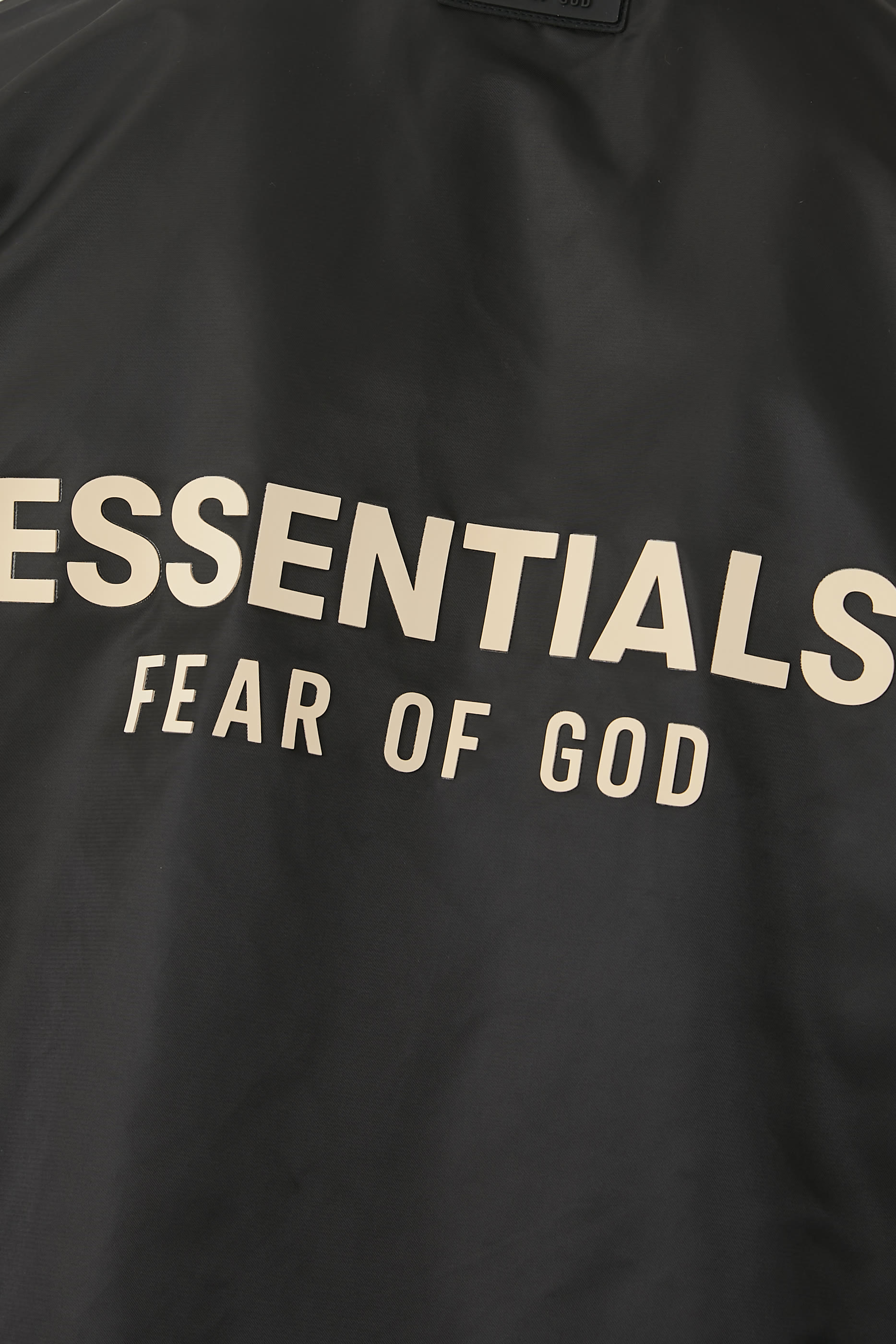 جاكيت كوتشز بشعار الماركة