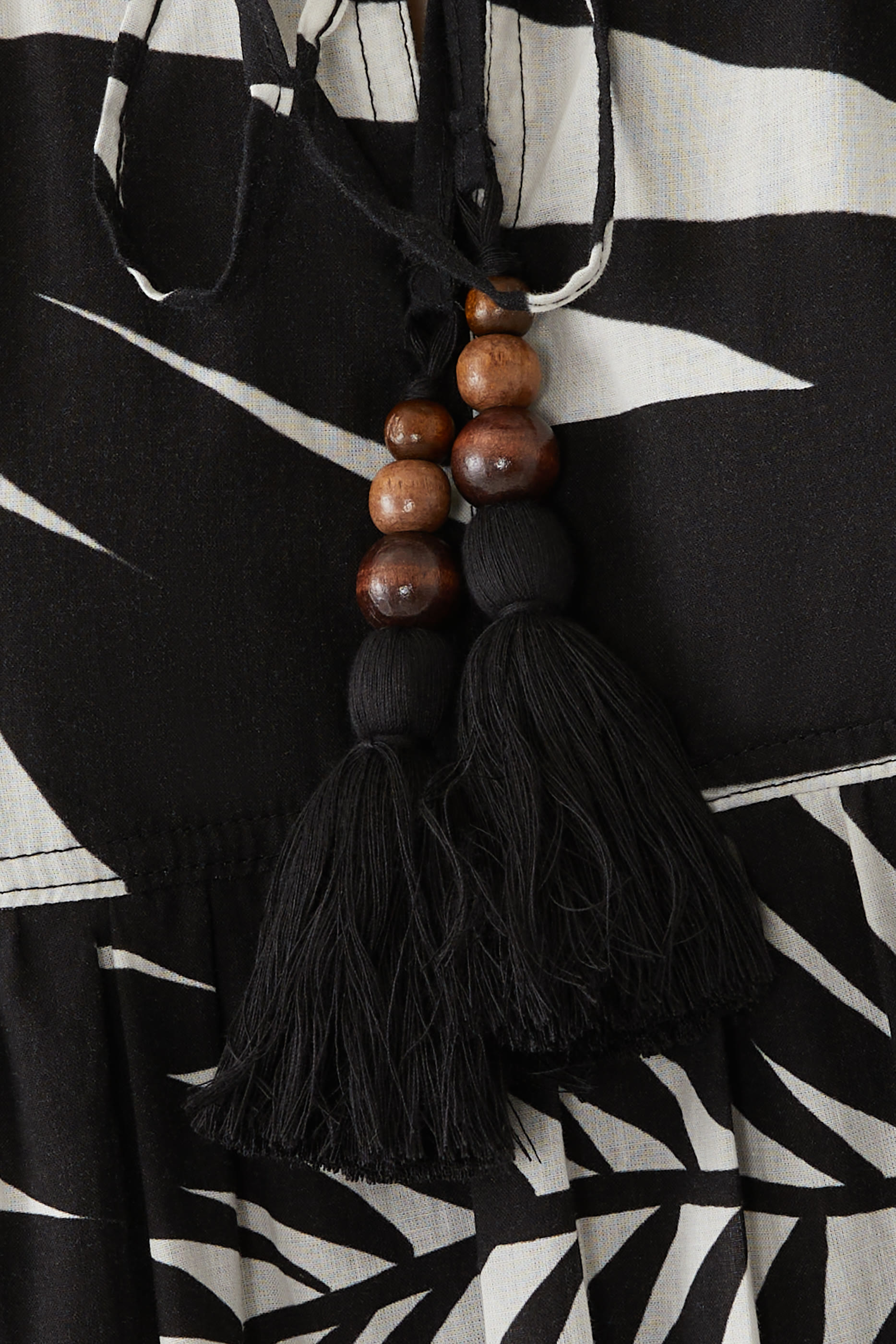 فستان فوينيكاس بقصة طويلة