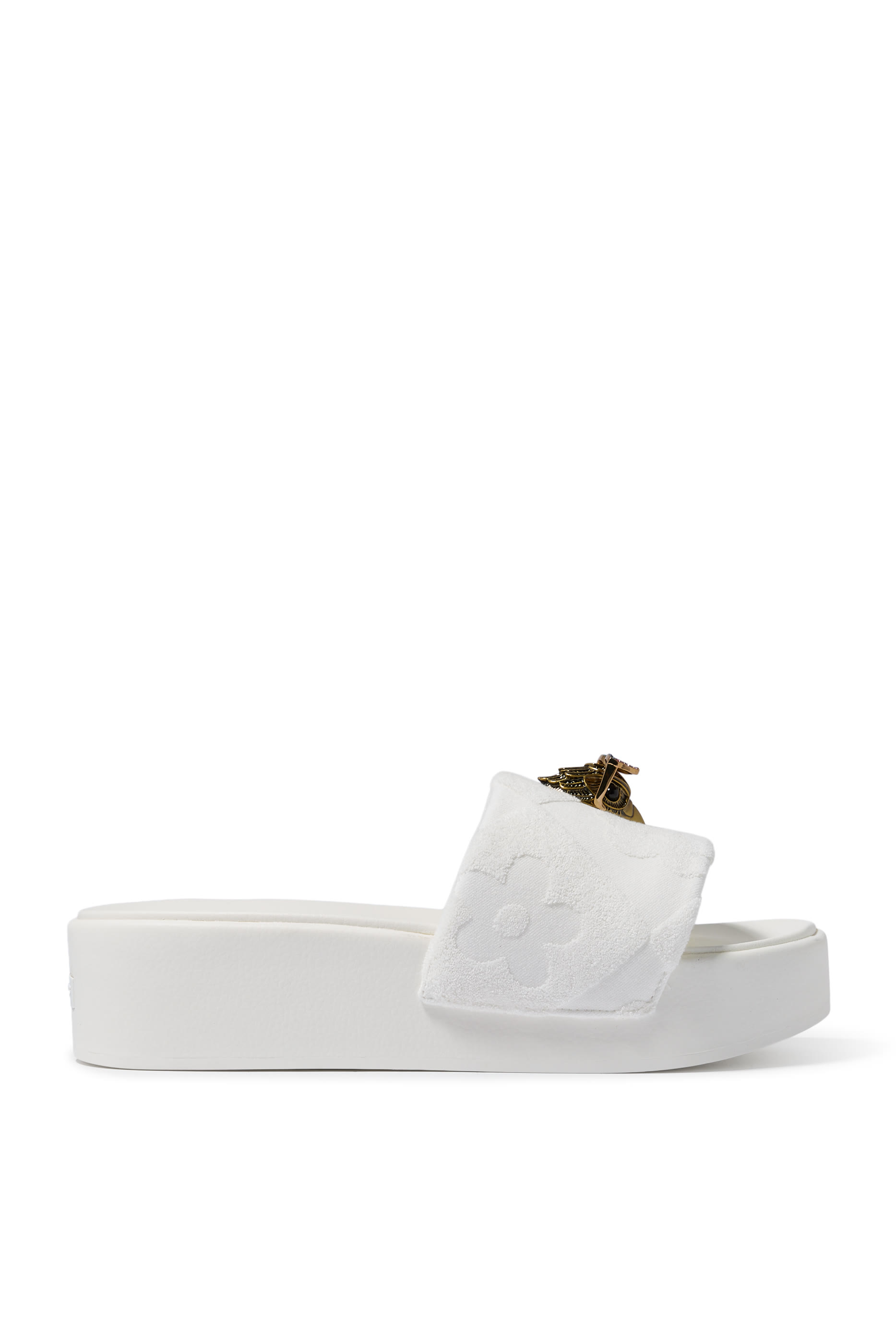 صندل مينا بنعل عريض بشعار النسر