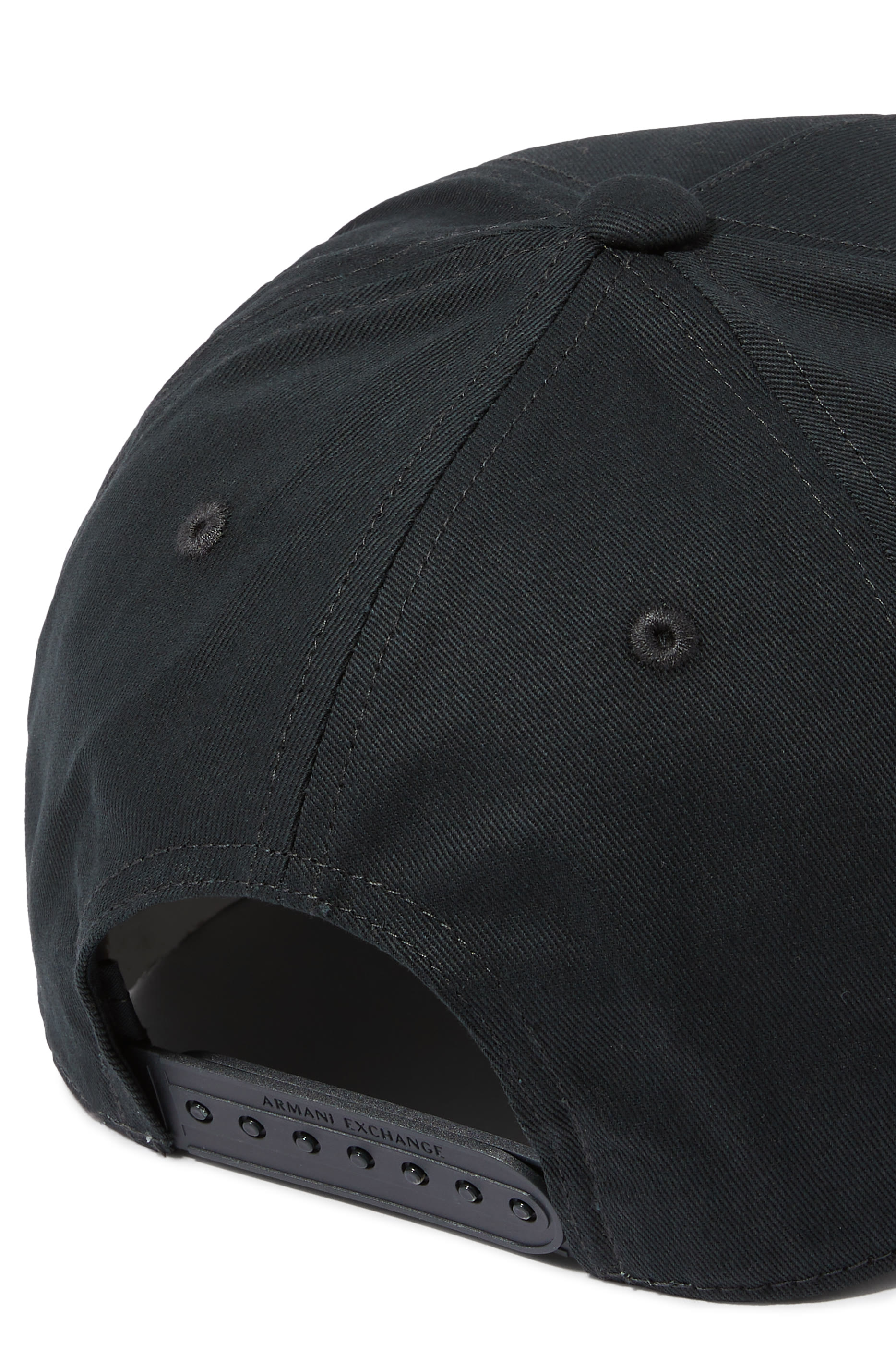 كاب بشعار الماركة