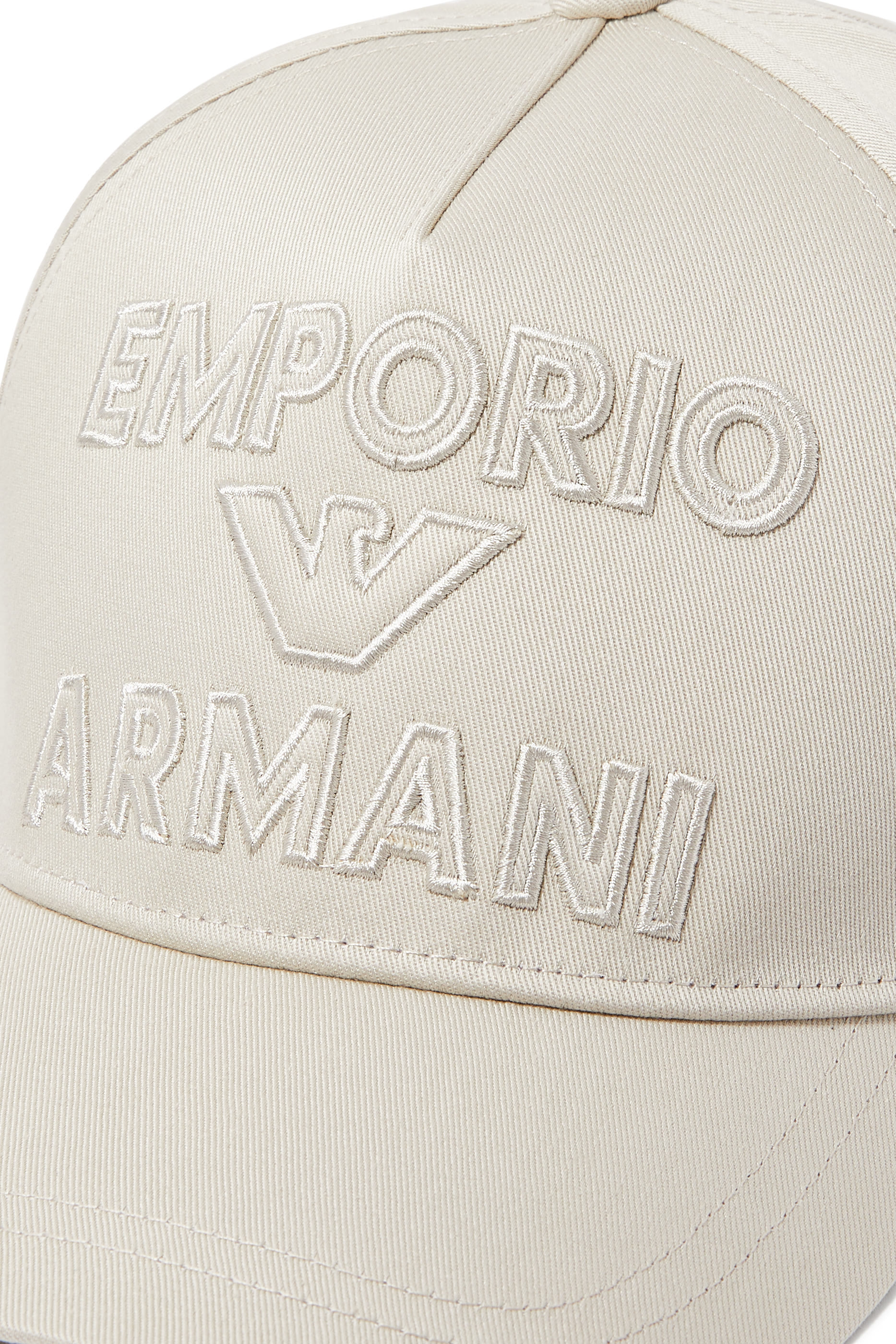 كاب بايسبول بشعار الماركة بحجم كبير