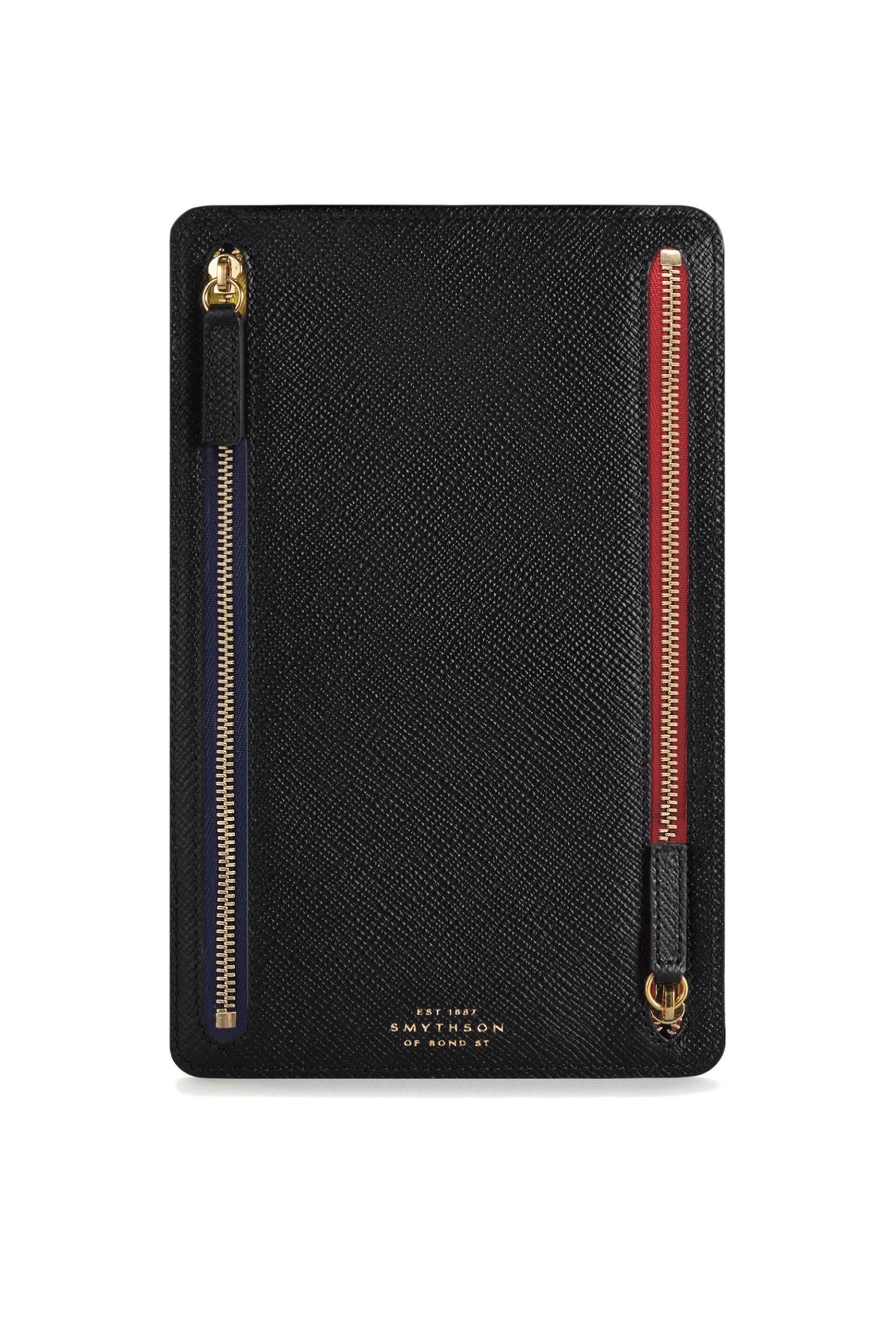 حافظة بسحابات متعددة ونقشة باناما