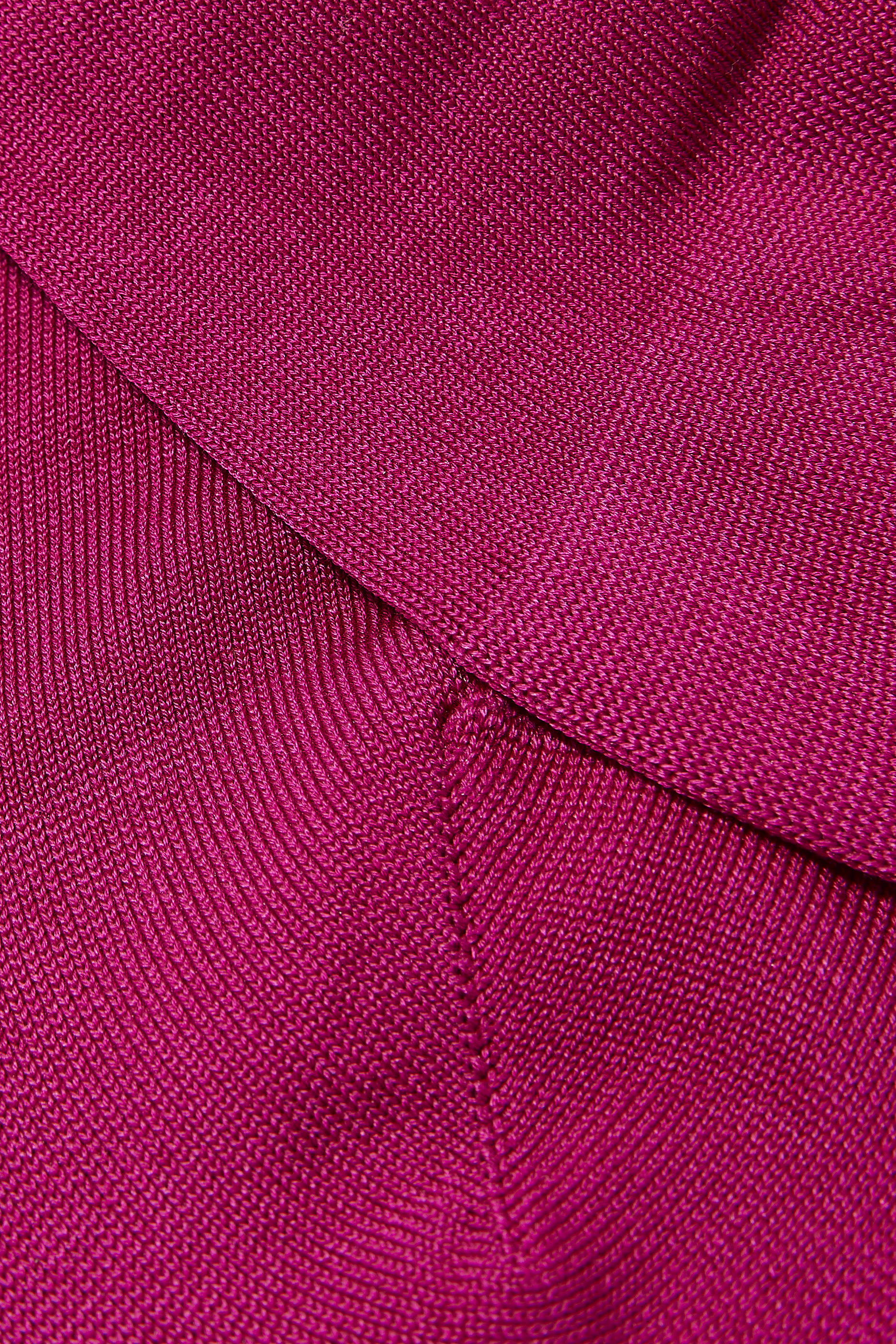 جوارب تياغو بطول الكاحل