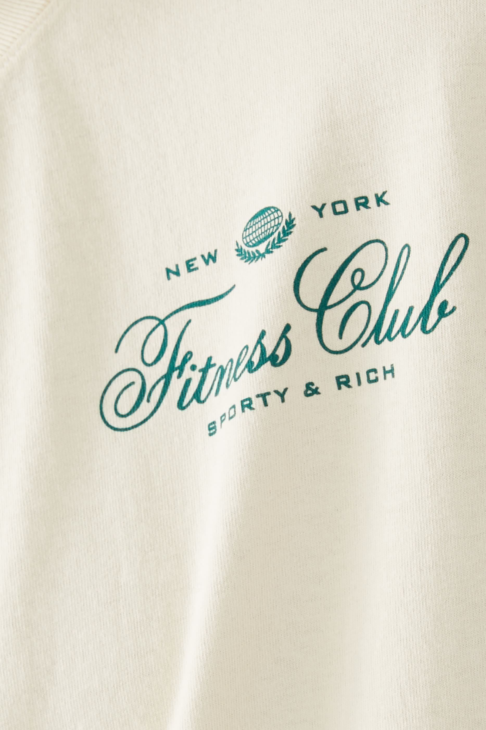 تيشيرت بشعار الماركة