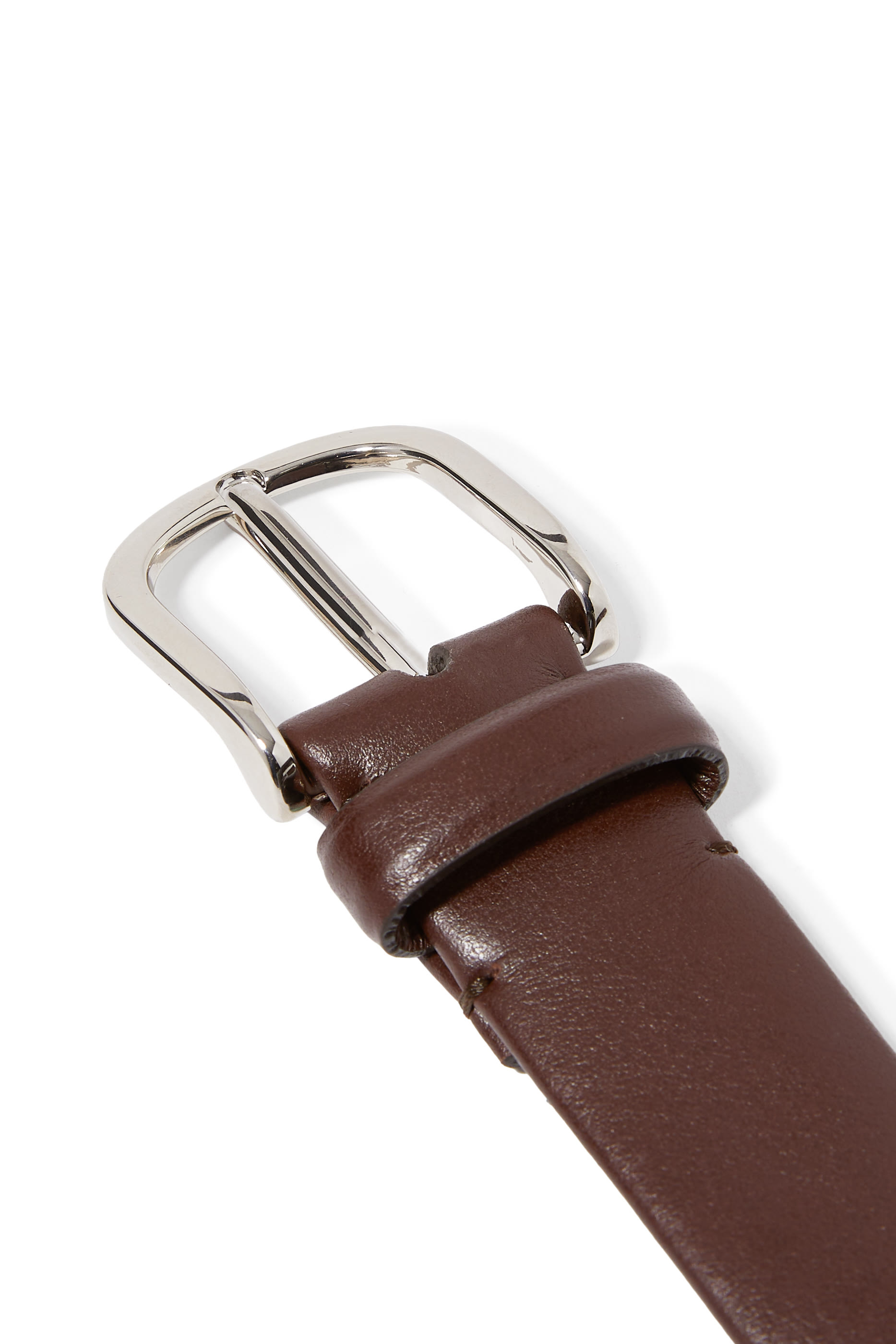 حزام بإبزيم بتصميم مستدير