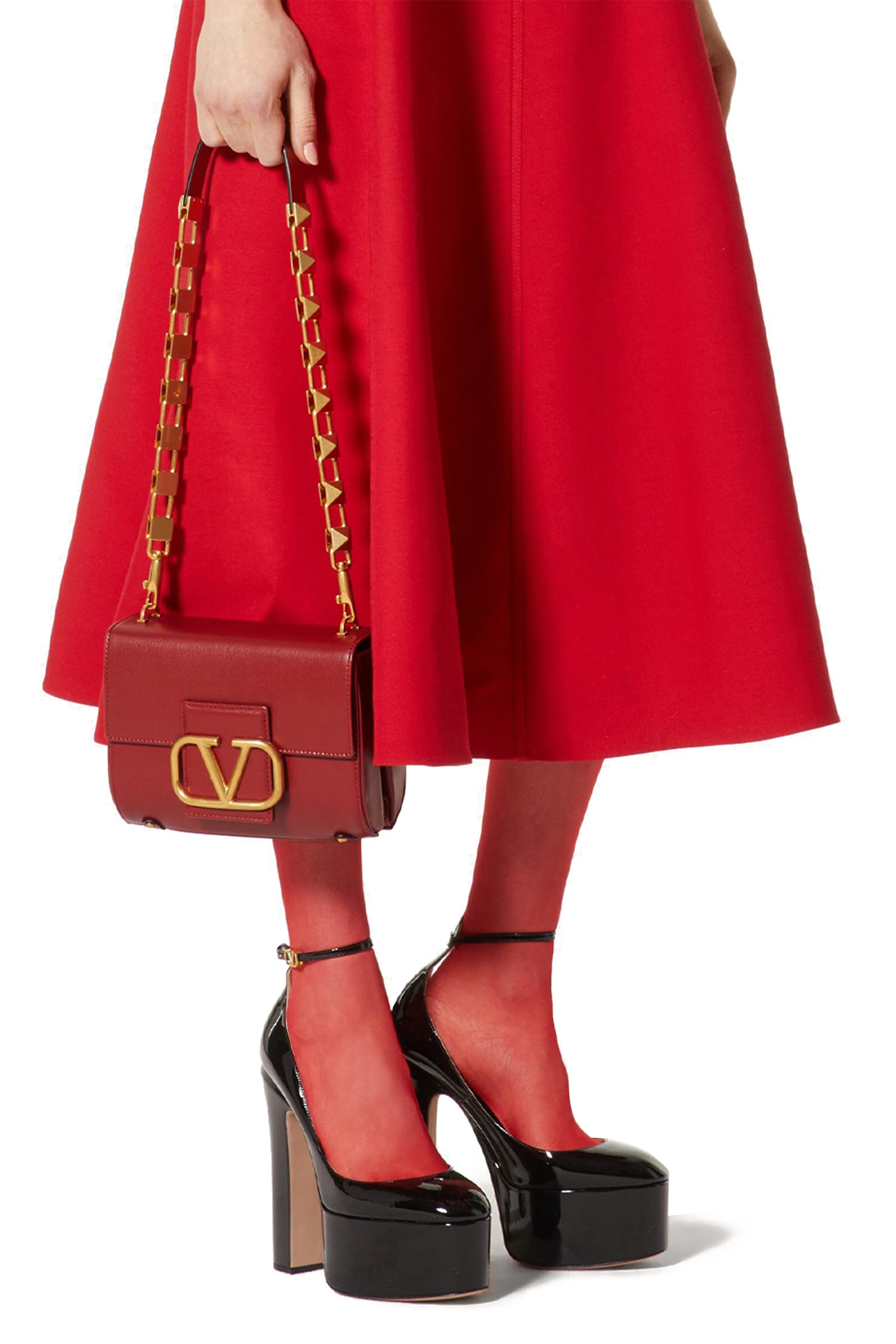 حقيبة كتف فالنتينو غارافاني مرصع بحلى هرمية