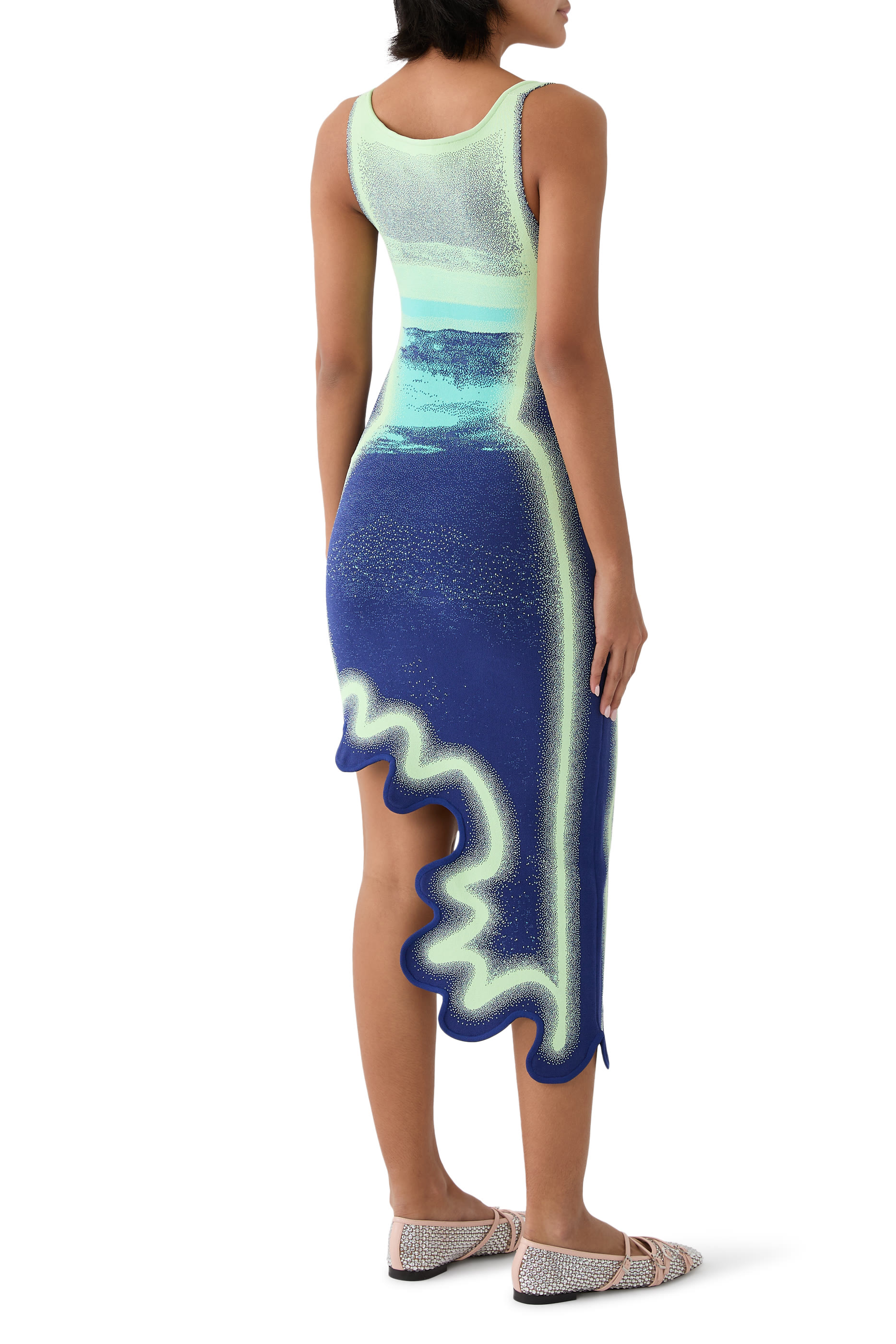 فستان هايزل بوجهين وتصميم غير متماثل بتفاصيل مموجة