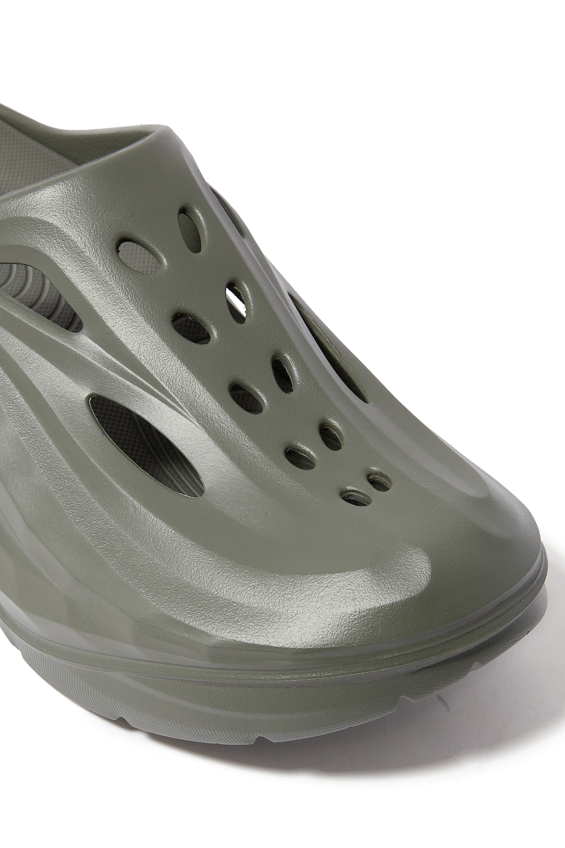 حذاء مفتوح اورا ريكافري