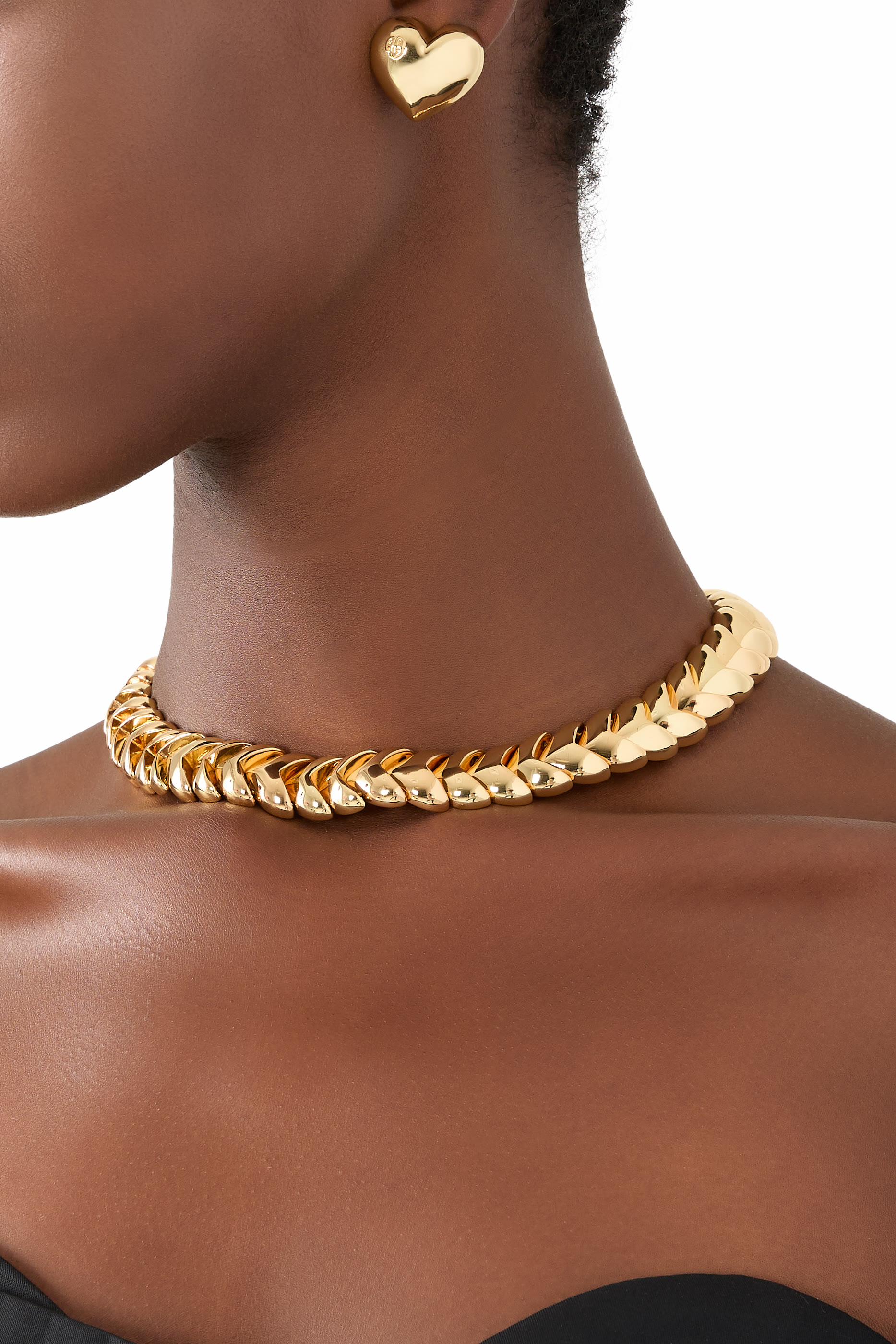 قلادة على شكل قلب متعددة الطبقات