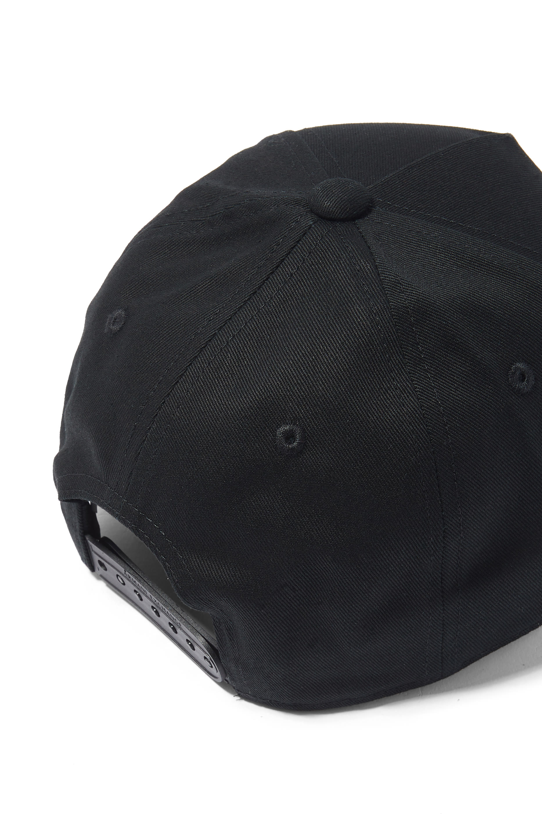 كاب بيسبول بشعار الماركة