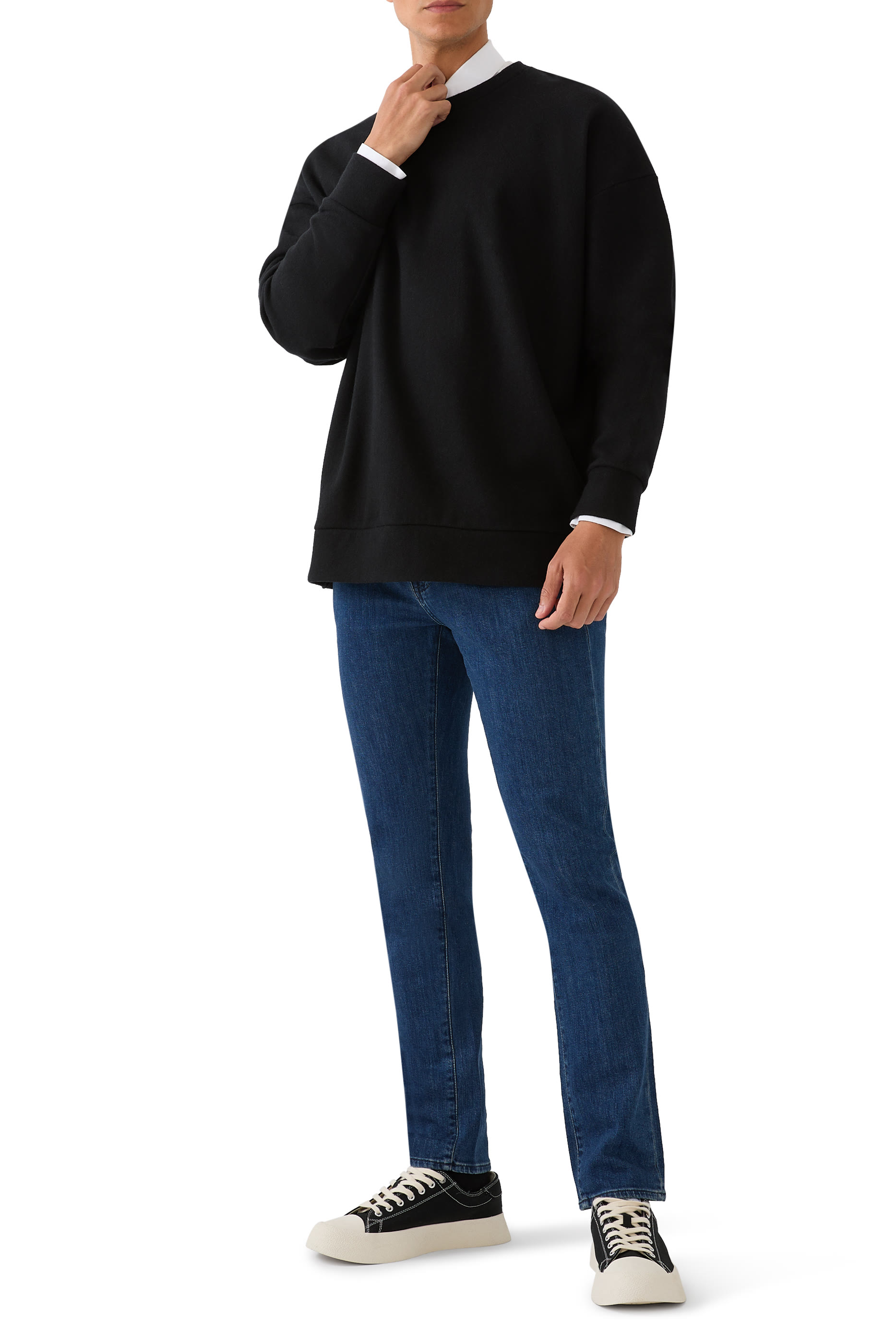 بنطال جينز لوم بقصة ضيقة