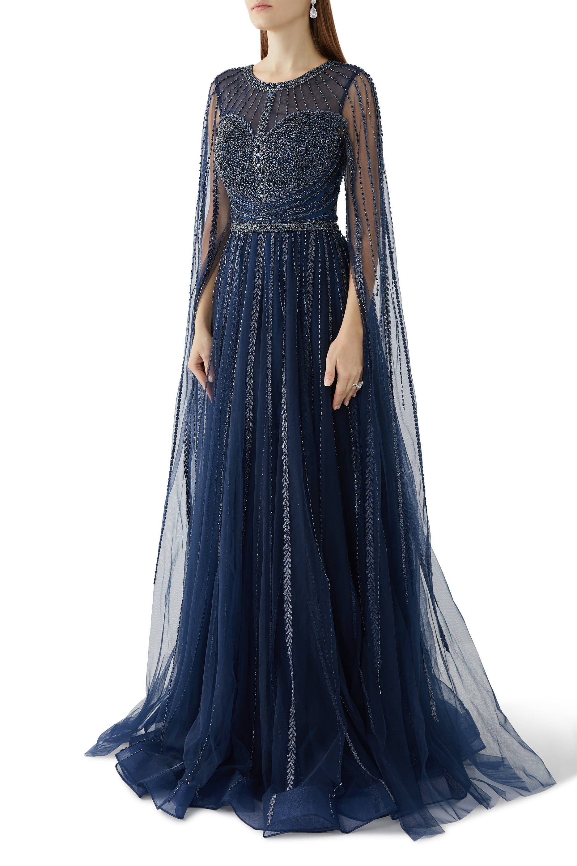 فستان سهرة تول مطرز بخرز