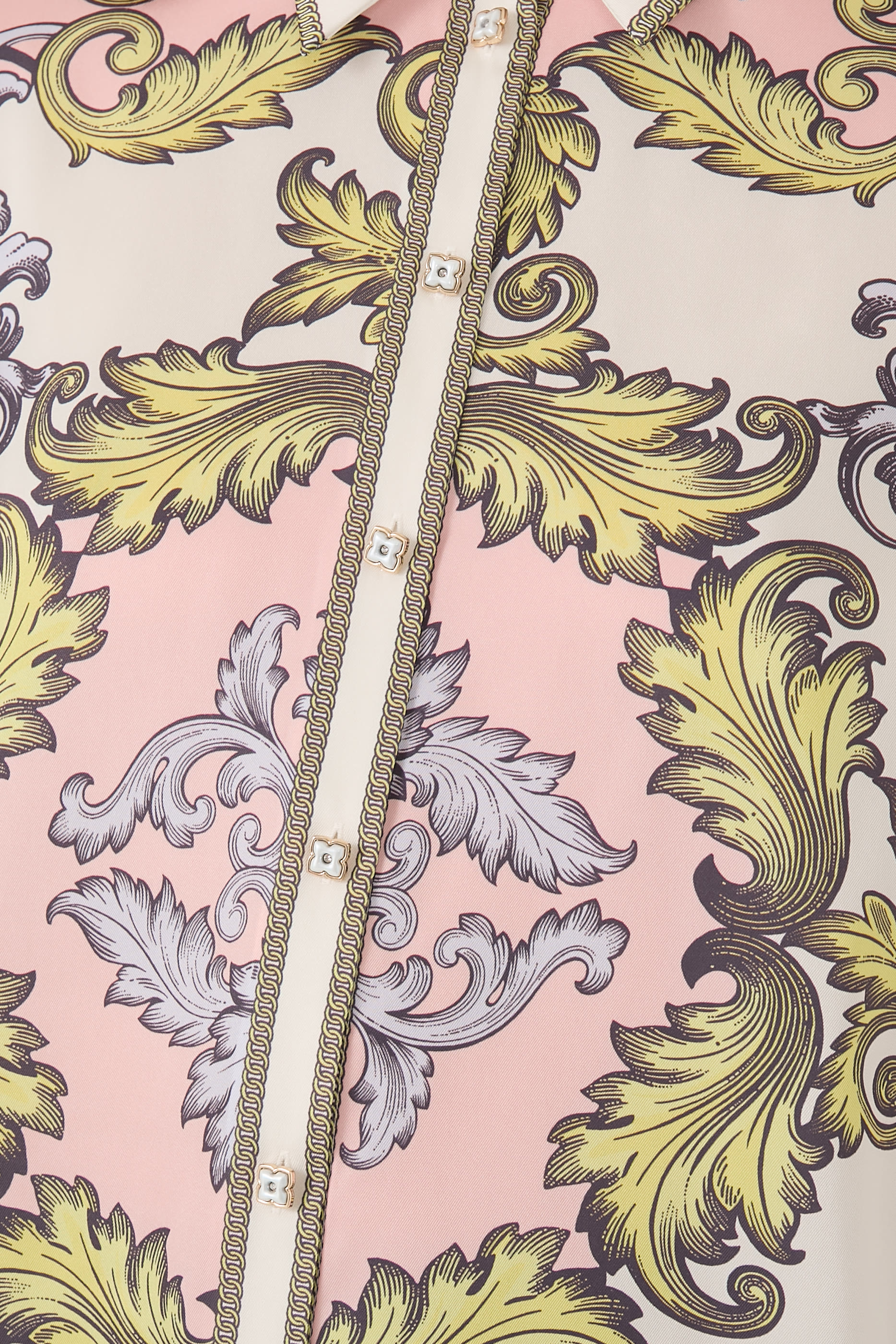 قميص لين بصف أزرار وقصة فضفاضة