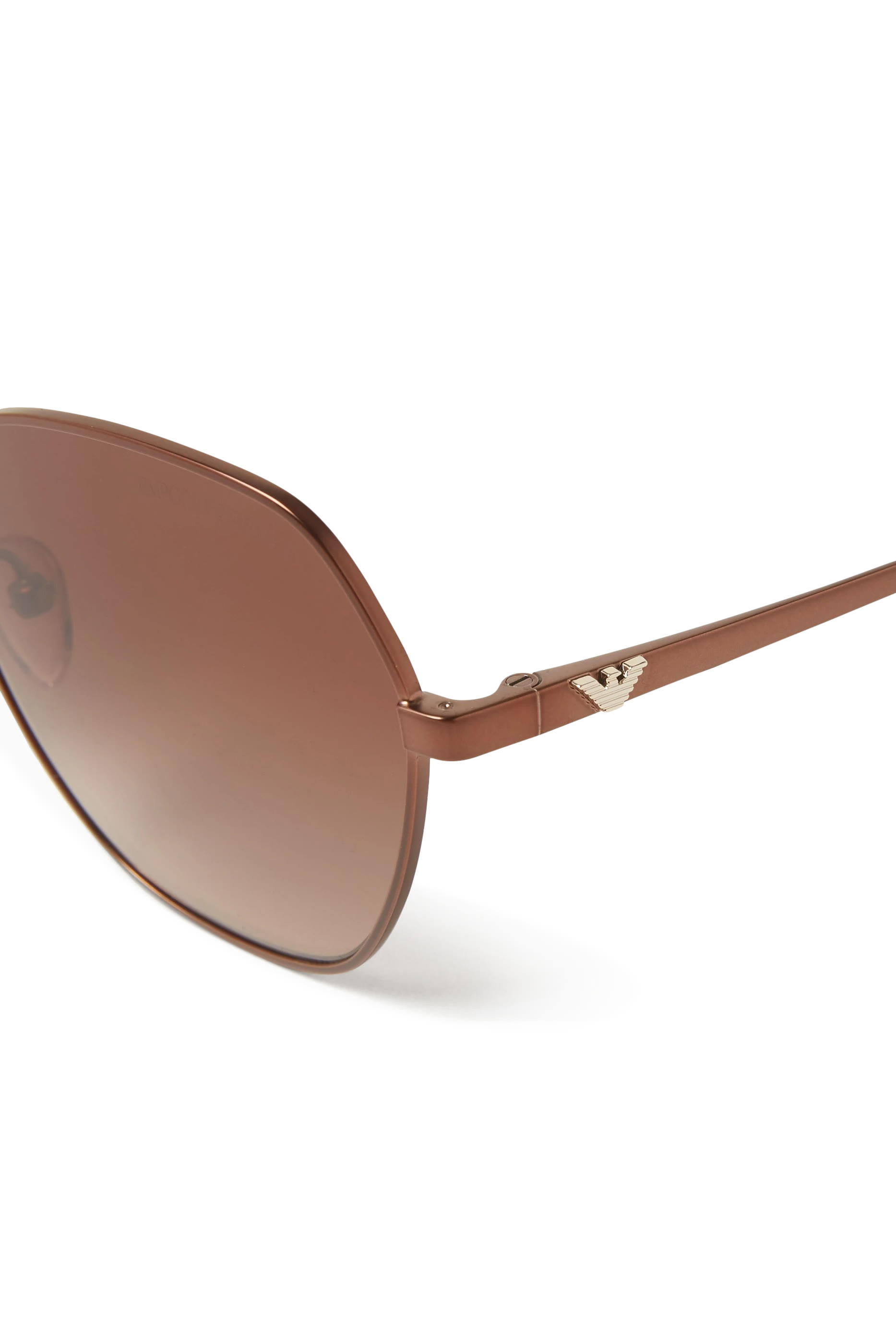 نظارة شمسية بإطار غير منتظم