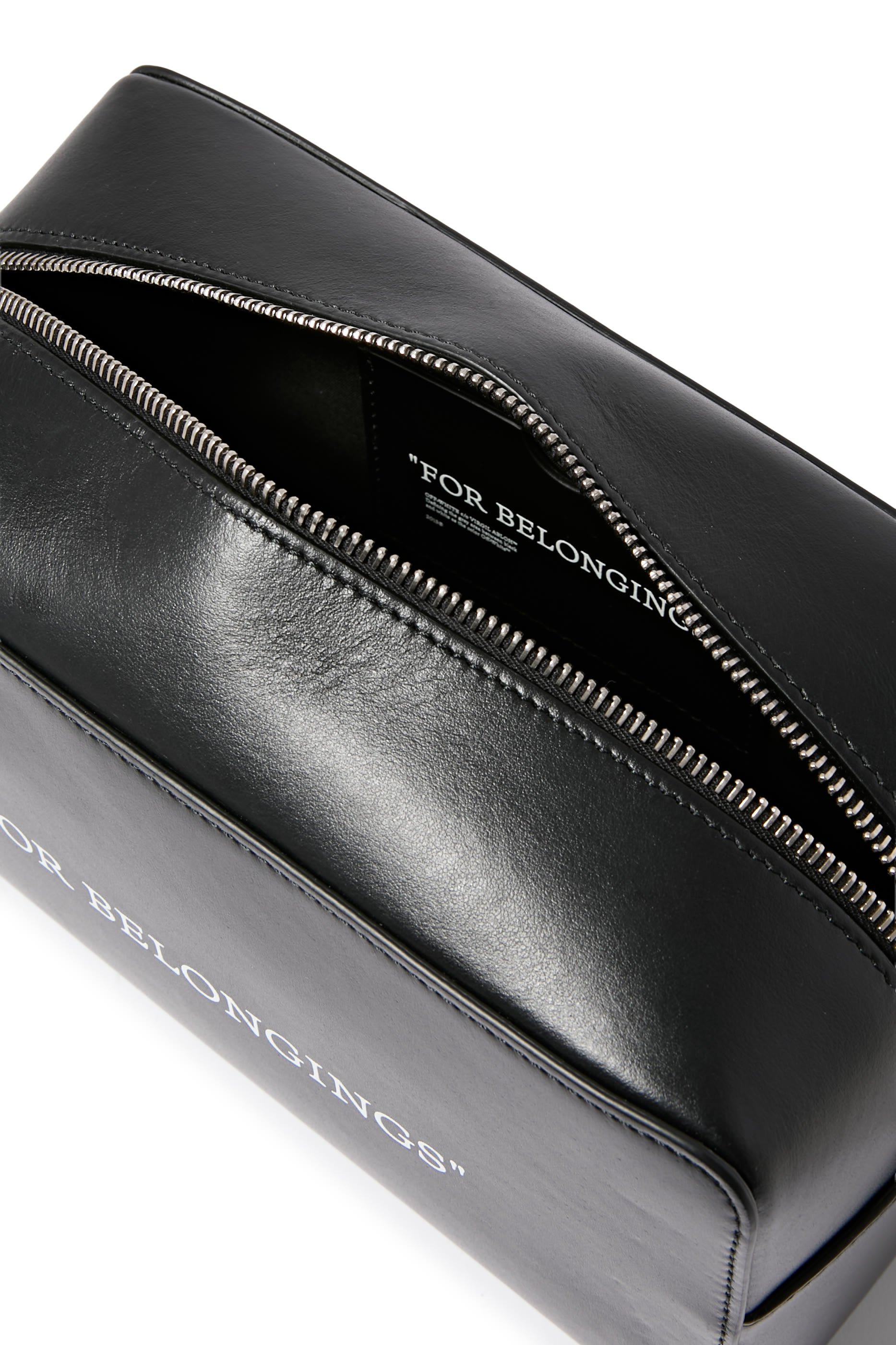 حقيبة مستحضرات العناية الشخصية بشعار FOR BELONGINGS 