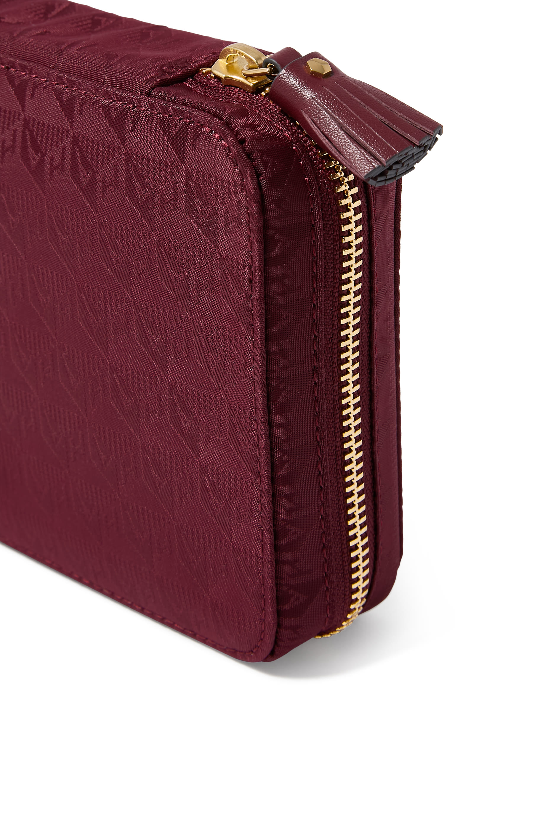 علبة حبوب أدوية بشعار الماركة