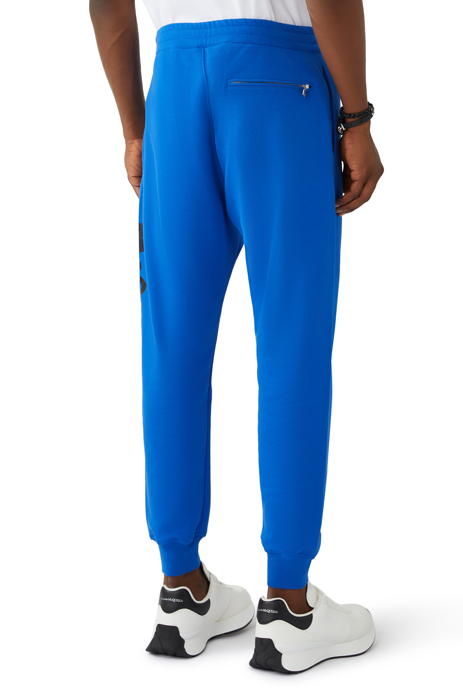 بنطال رياضي بطبعة شعار الماركة بتصميم جرافيتي