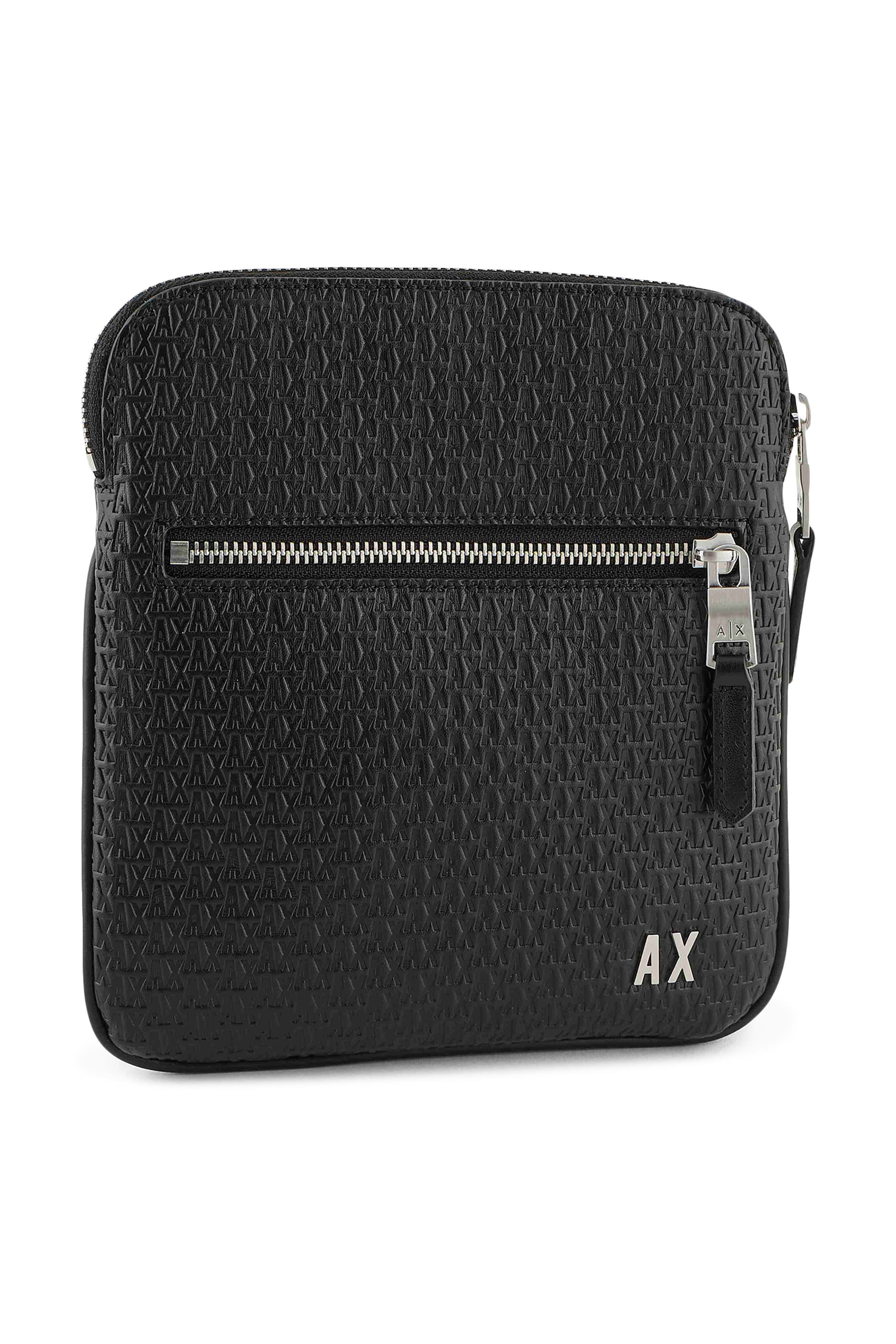 حقيبة كتف بتصميم مسطح بنقشة شعار الماركة