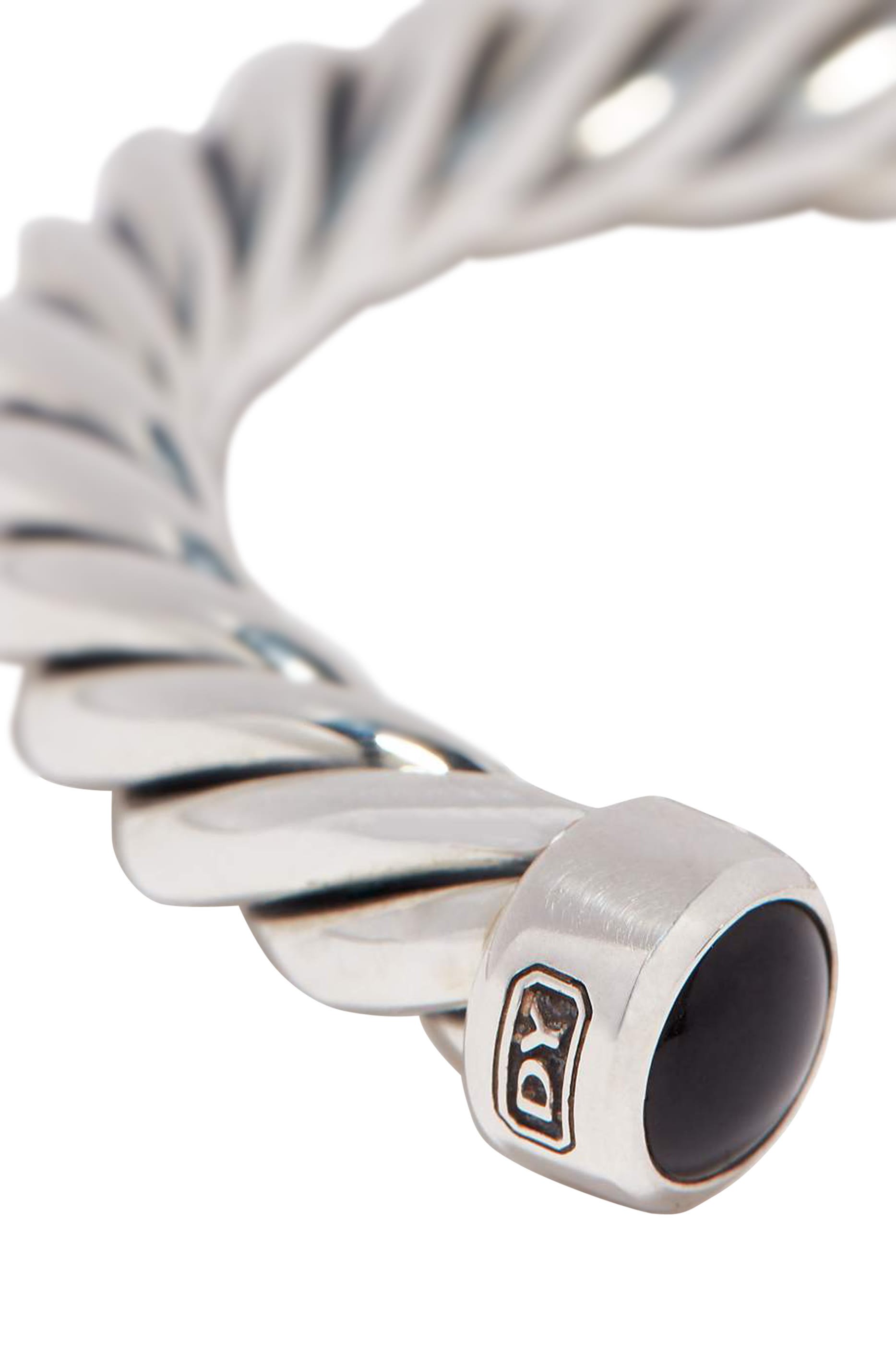 سوار كلاسيكي بتصميم كابل مرصع بالماس الأسود