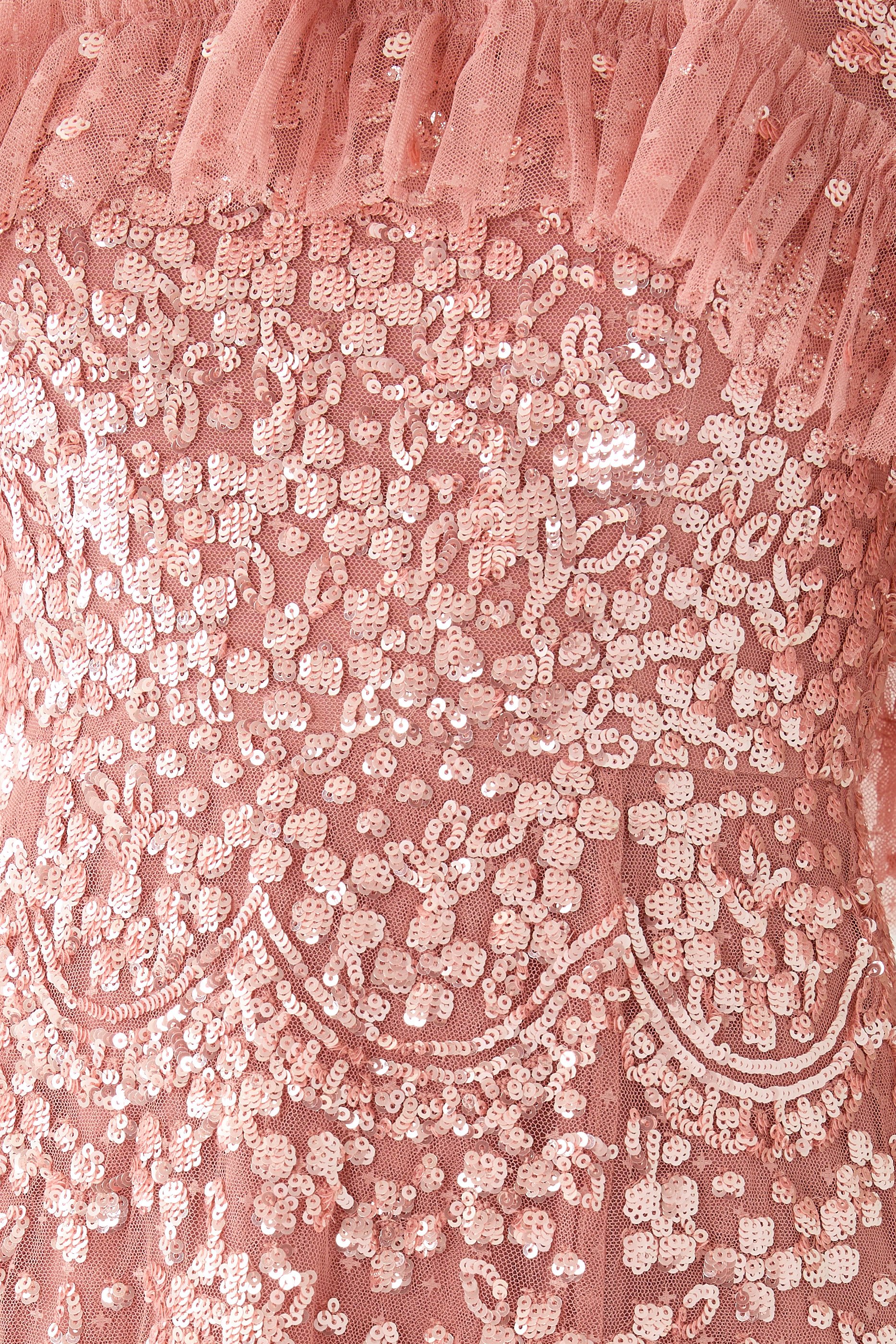 فستان سهرة فريا بكاب وقصة بطول الكاحل