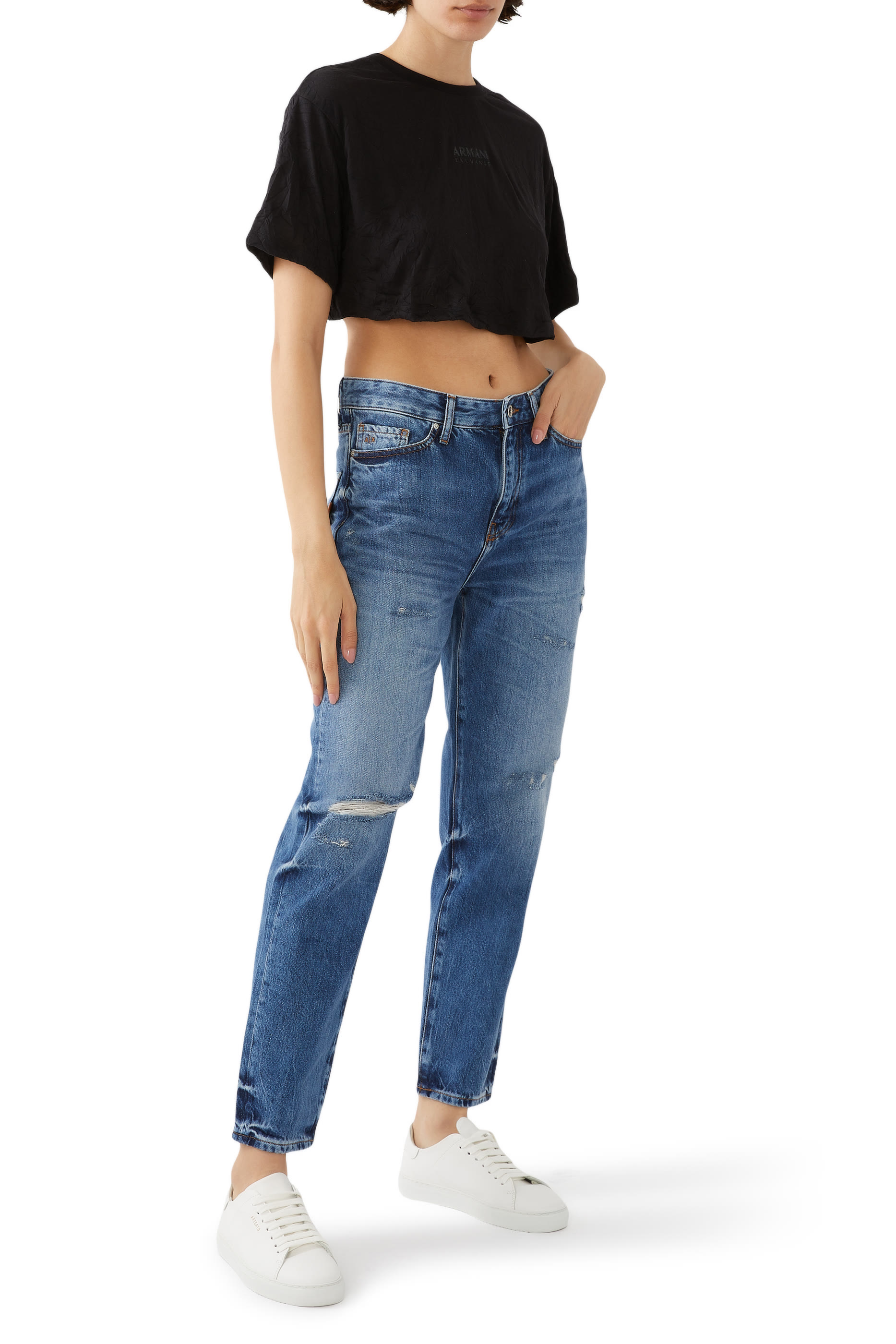 تيشيرت قصير بشعار الماركة