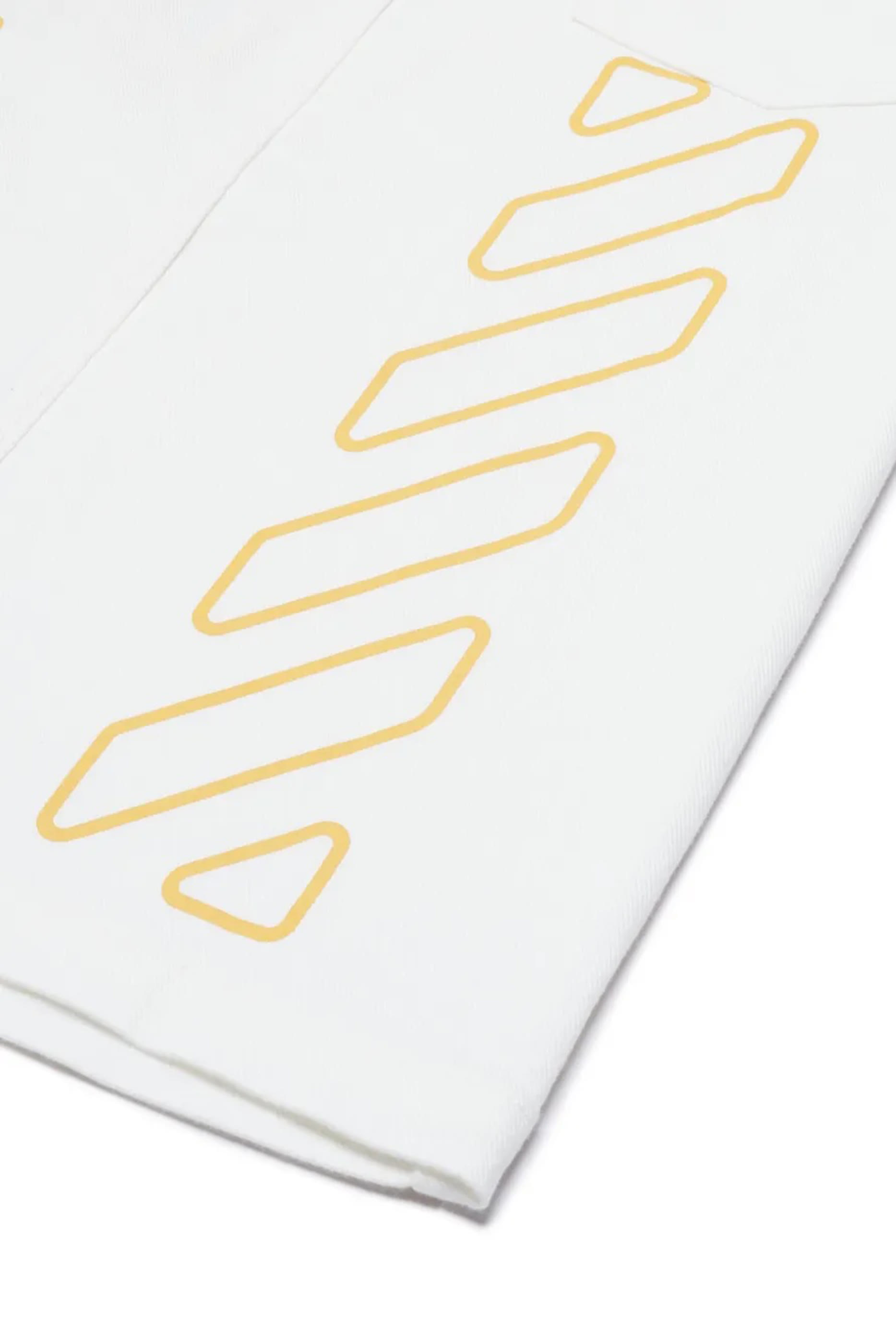 تنورة دنيم بشعار الماركة للأطفال