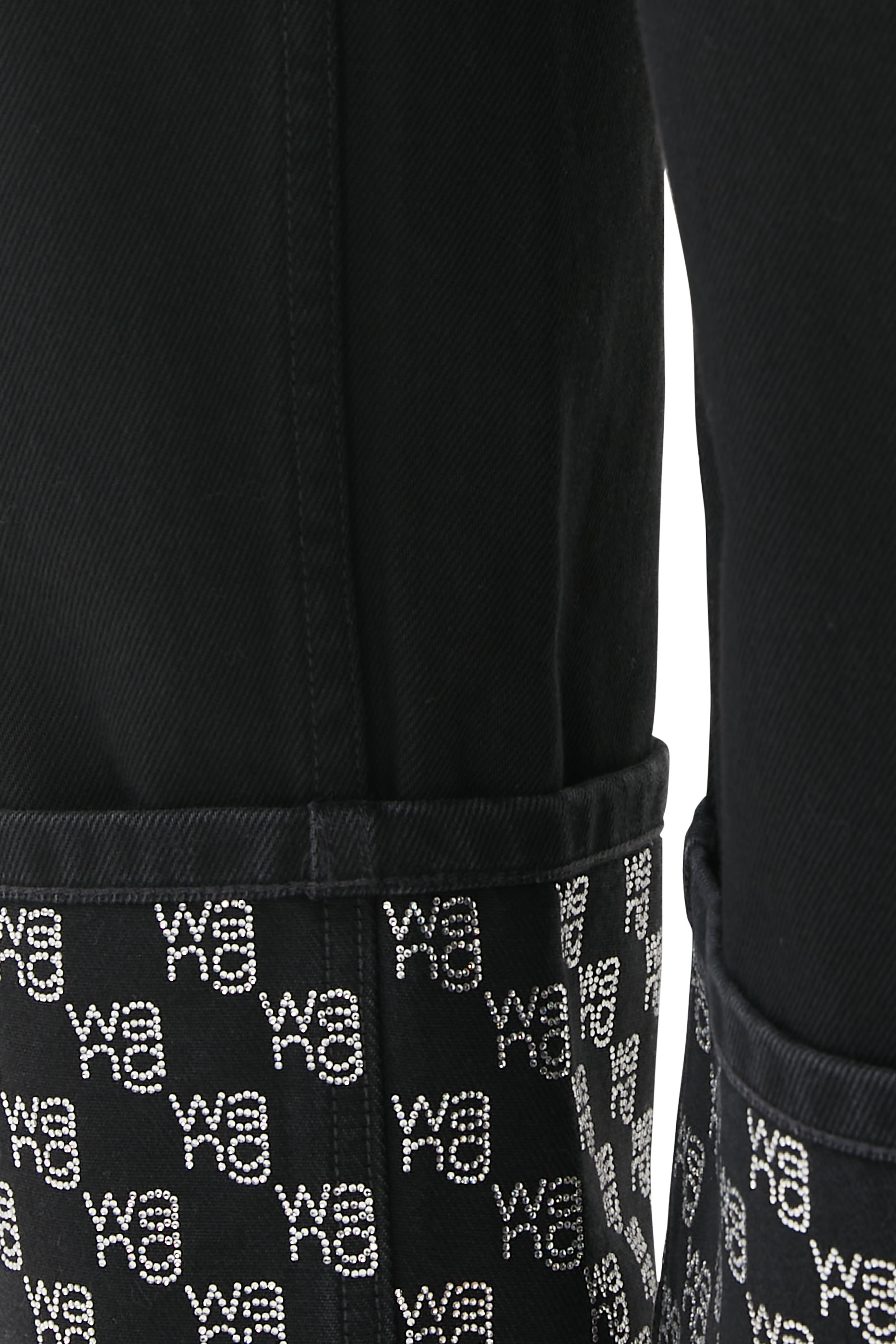 بنطال جينز بقصة ساق مستقيمة وحافة مرصعة بالكريستال