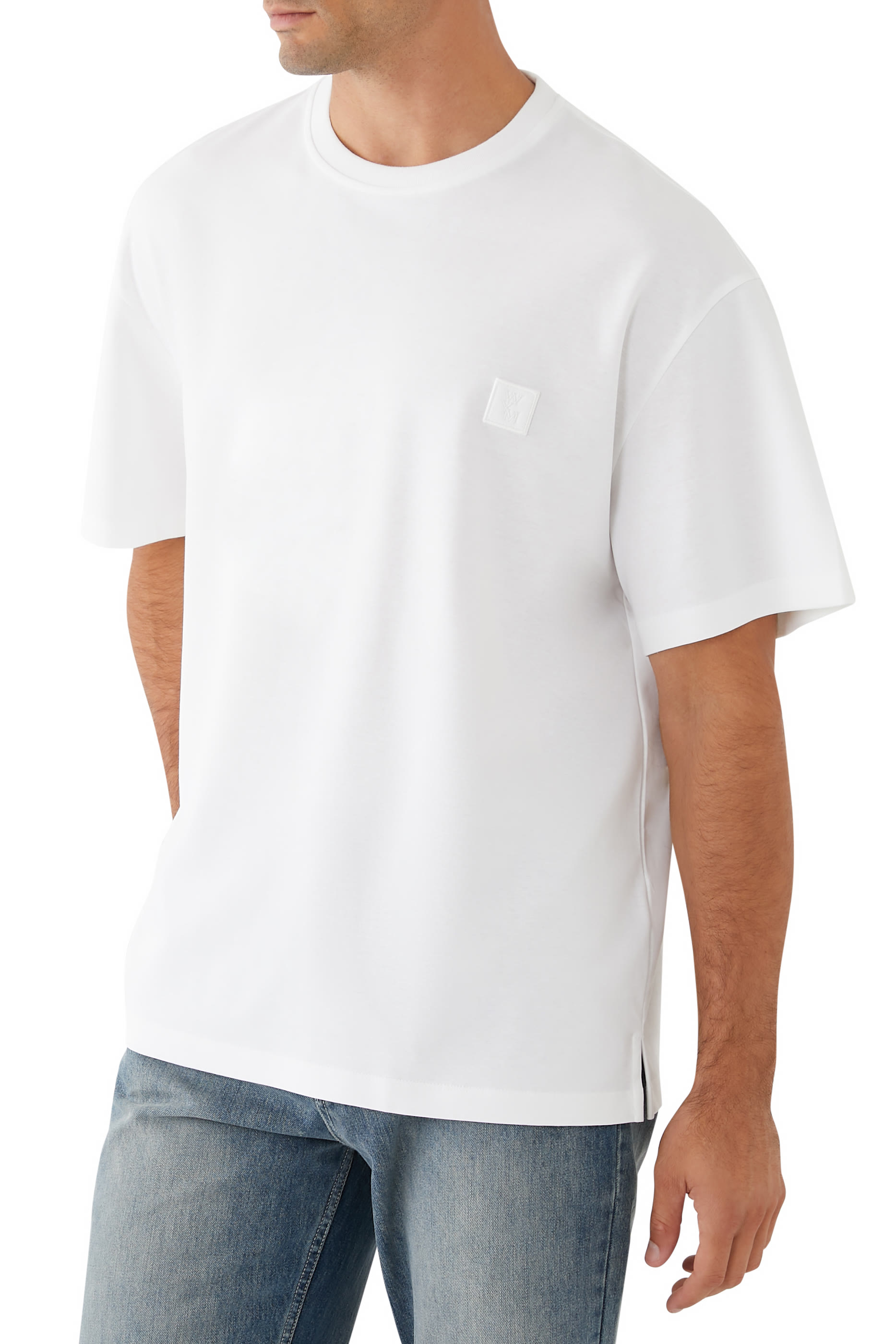 تيشيرت بشعار الماركة وطبعة زهور