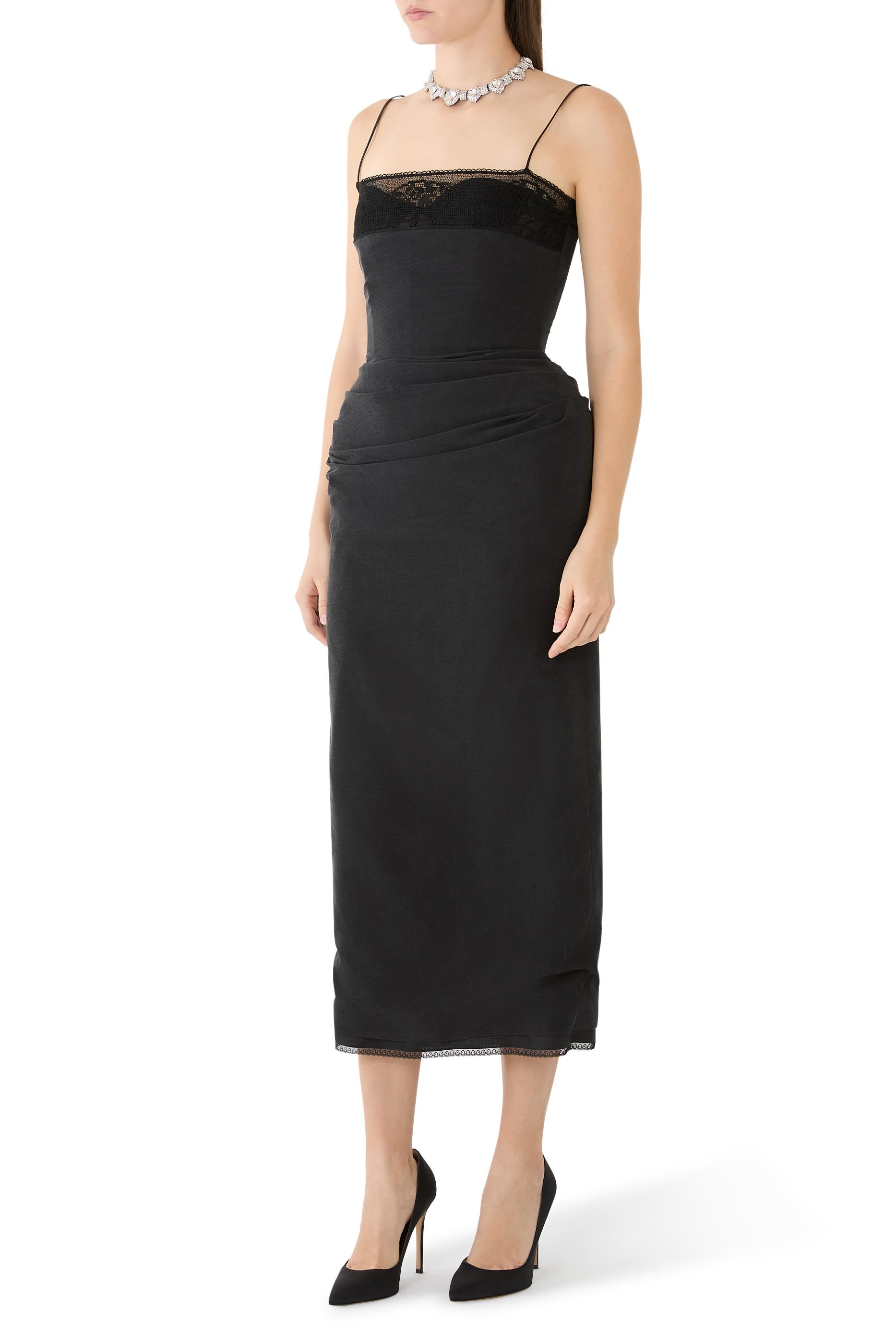 فستان متوسط الطول بنمط مشد بدانتيل عند الياقة