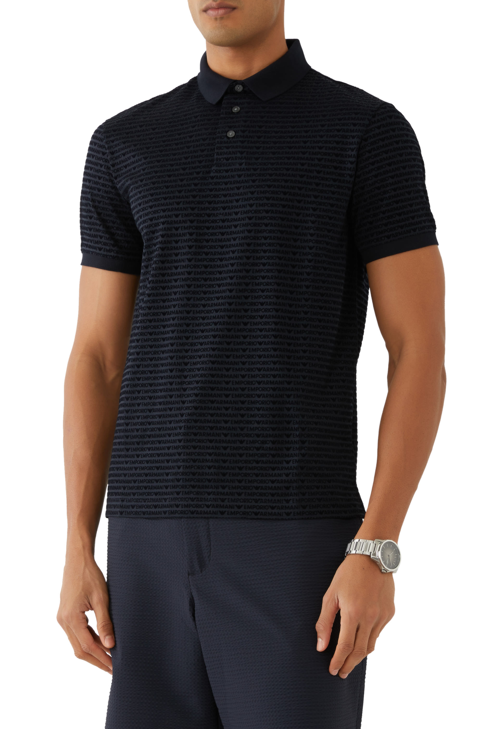 قميص بشعار الماركة بارز الملمس بالكامل