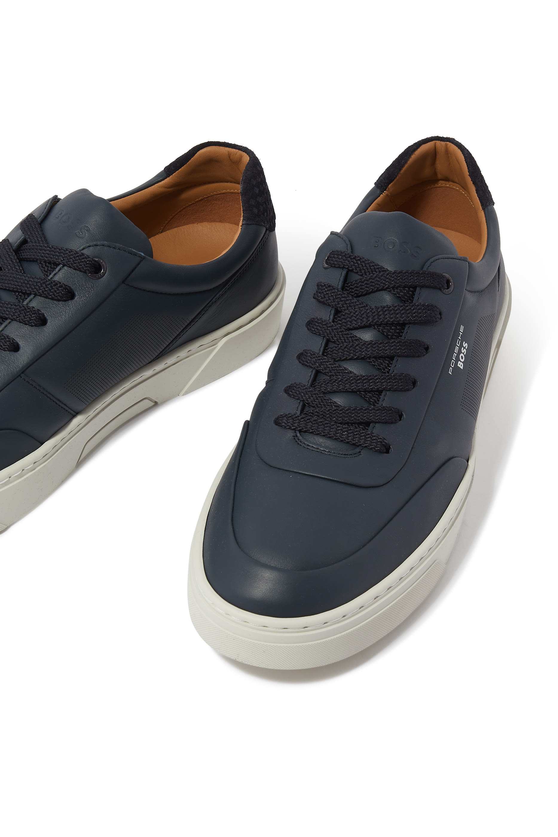 سنيكرز جاري بكاحل منخفض جلد