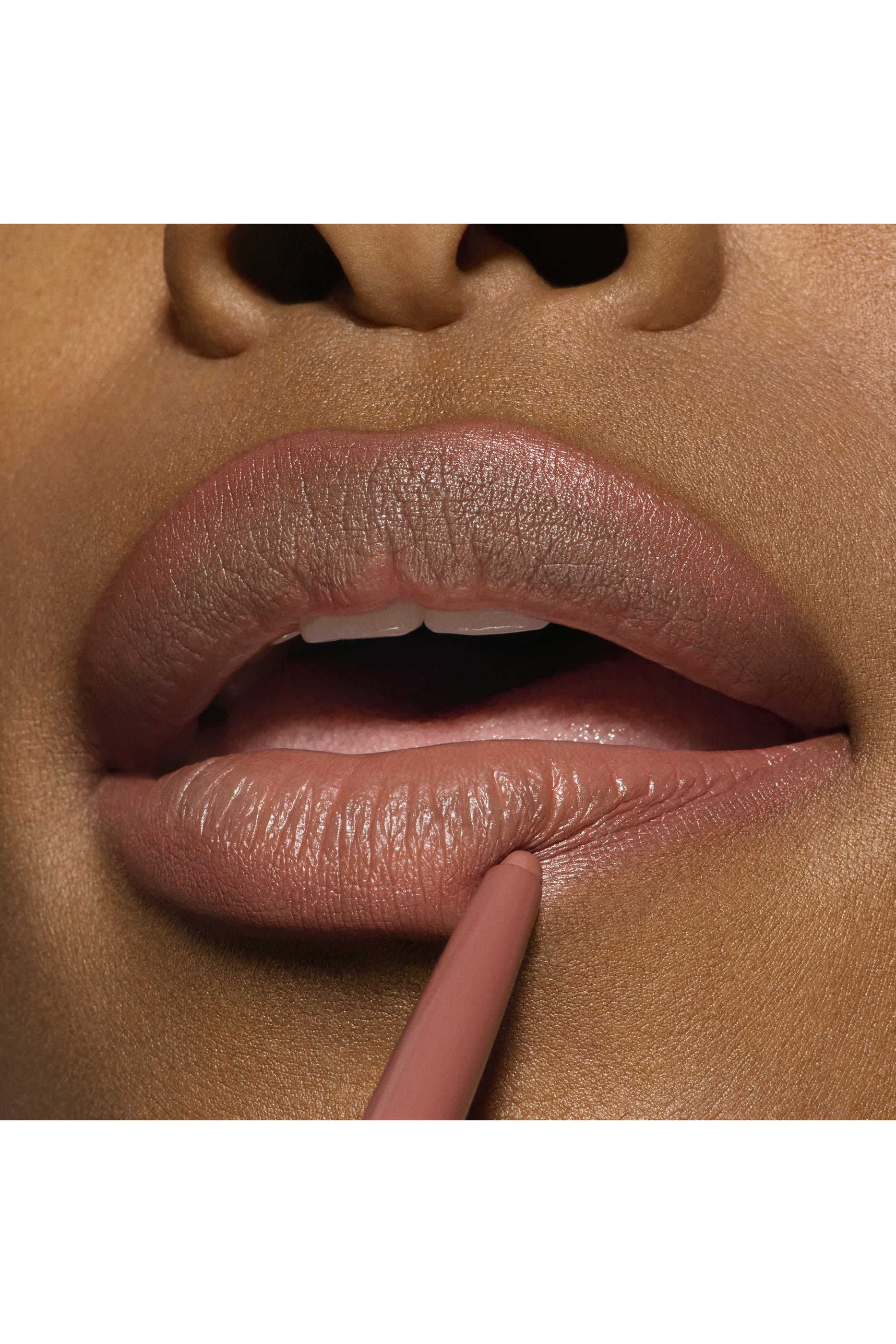 قلم شفاه ليبليزر لامع