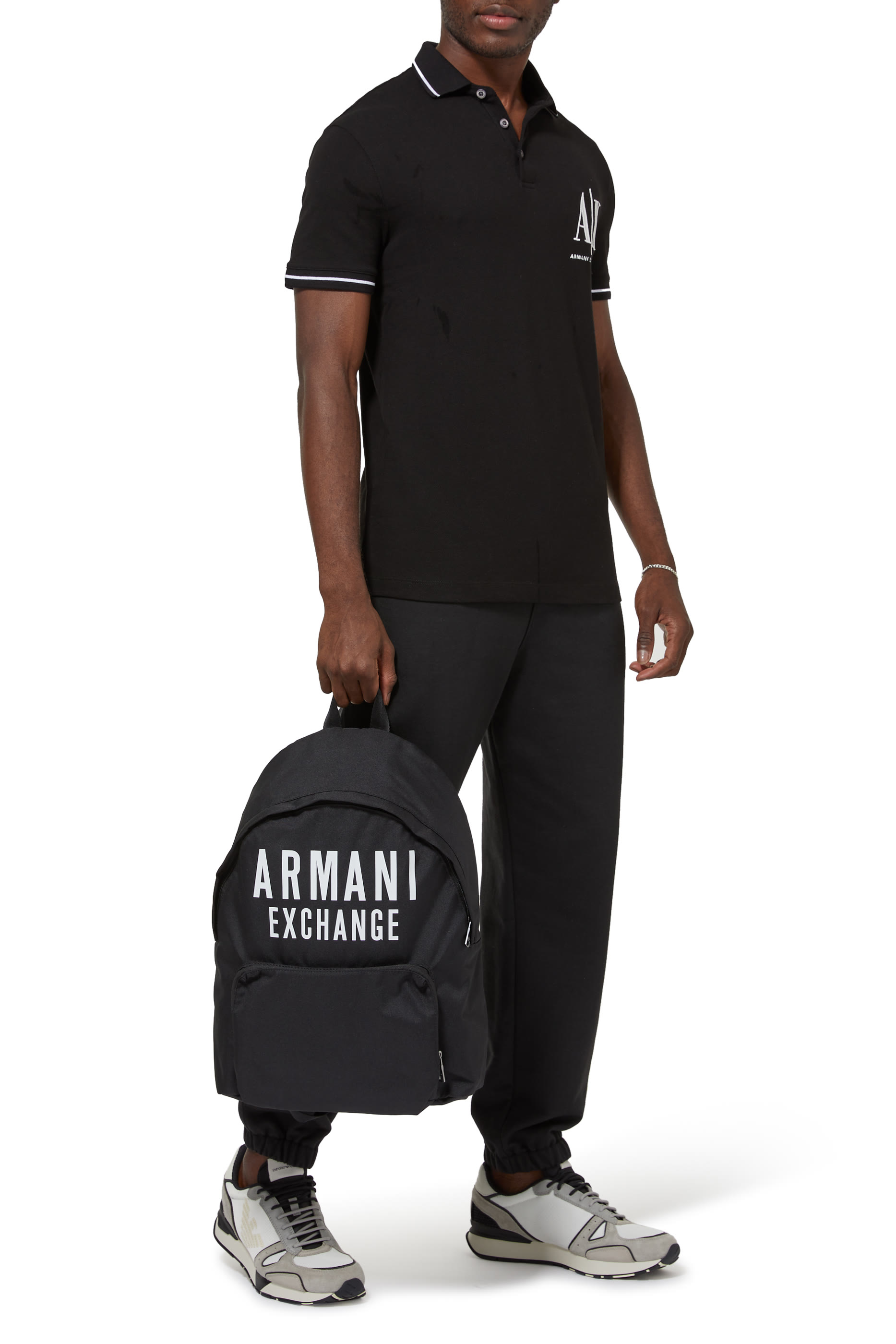 قميص بولو بطبعات شعار الماركة