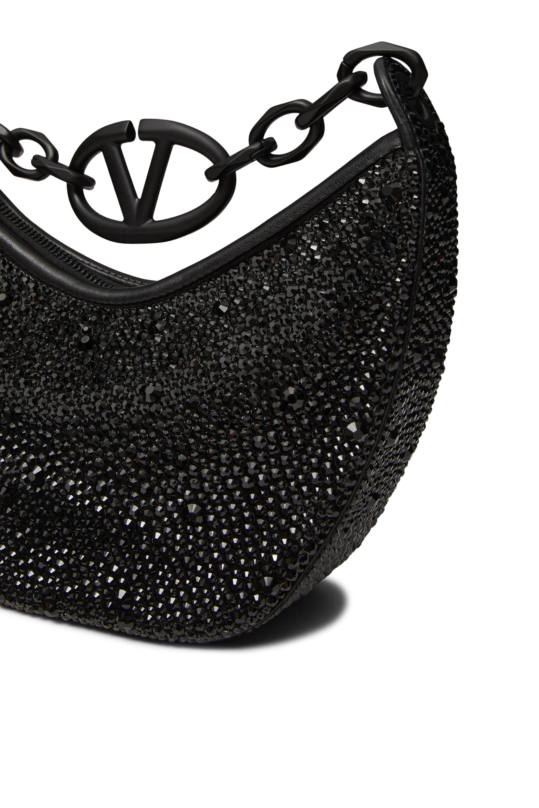 حقيبة فالنتينو غارافاني بتصميم هلال