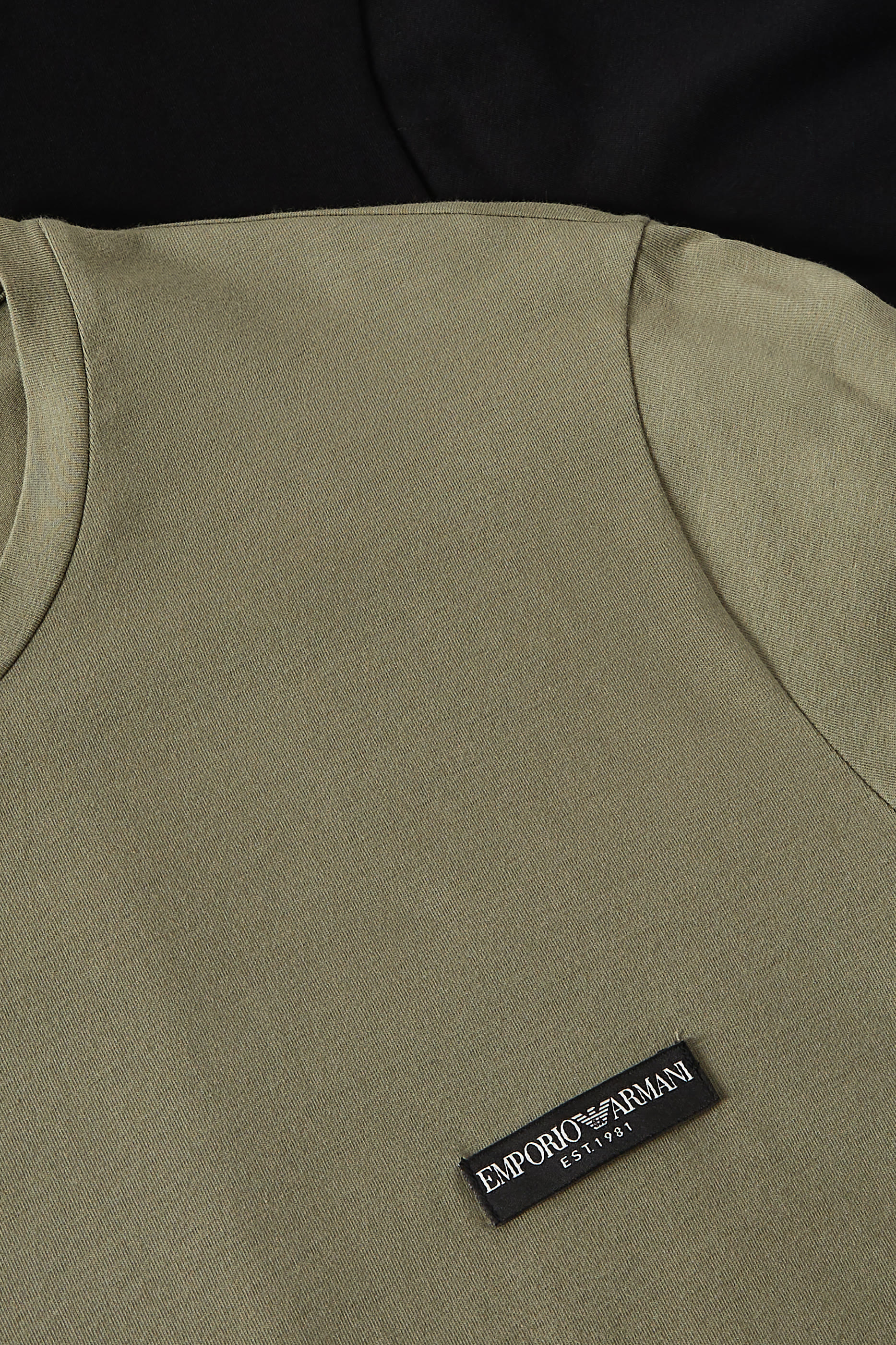 طقم تيشيرت بياقة ضيقة، قطعتين