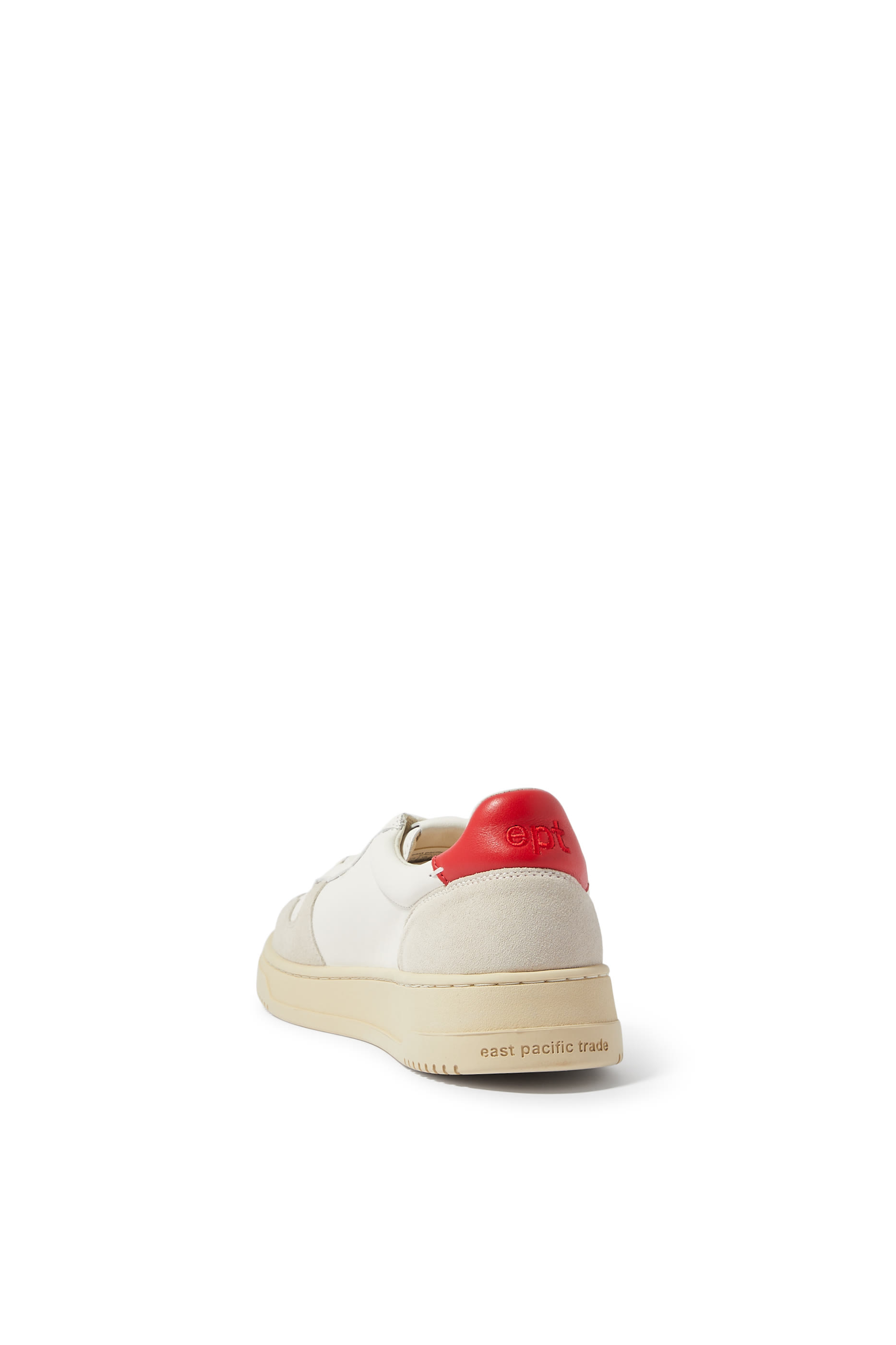 سنيكرز كورت