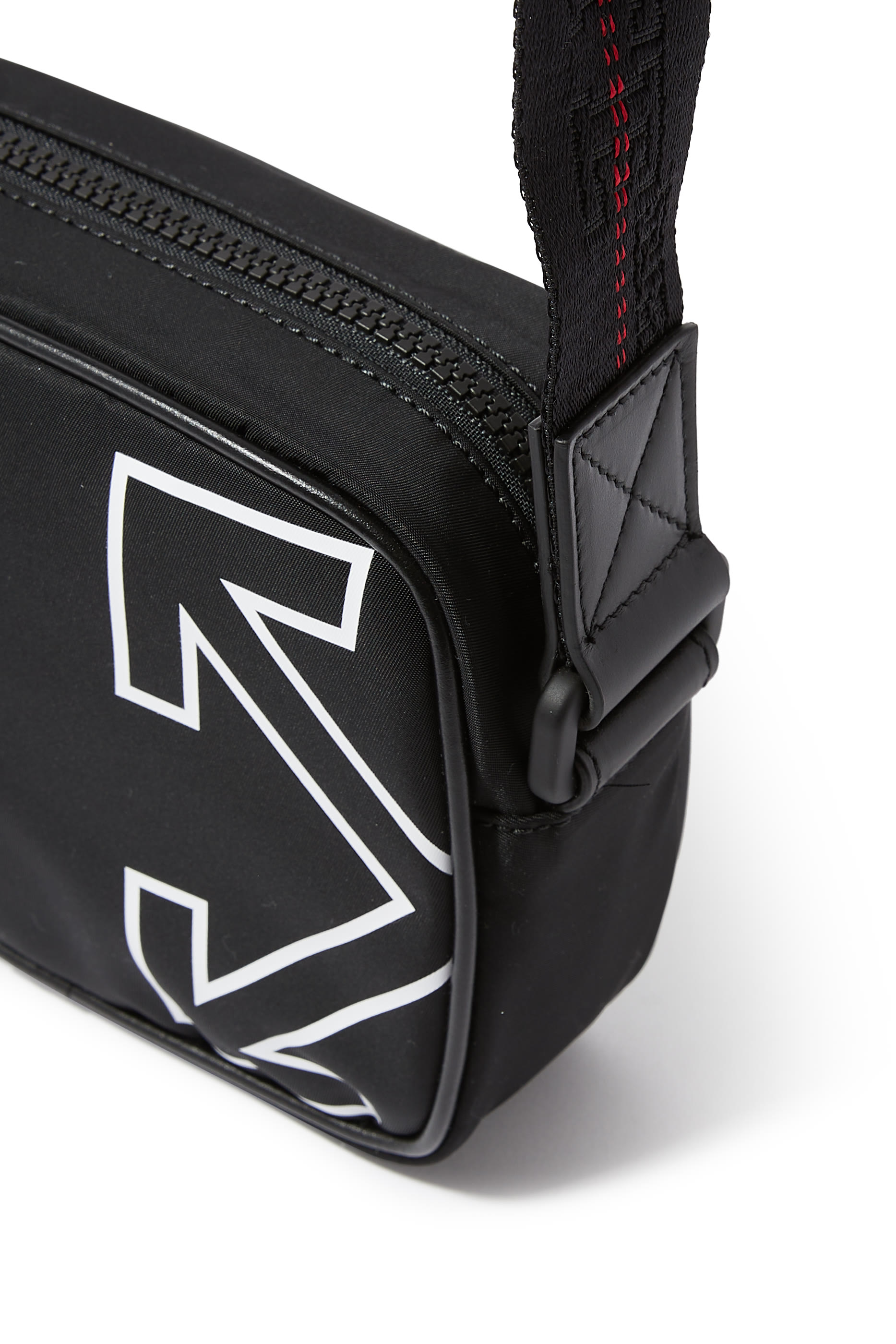 حقيبة مستحضرات العناية الشخصية بشعار الماركة