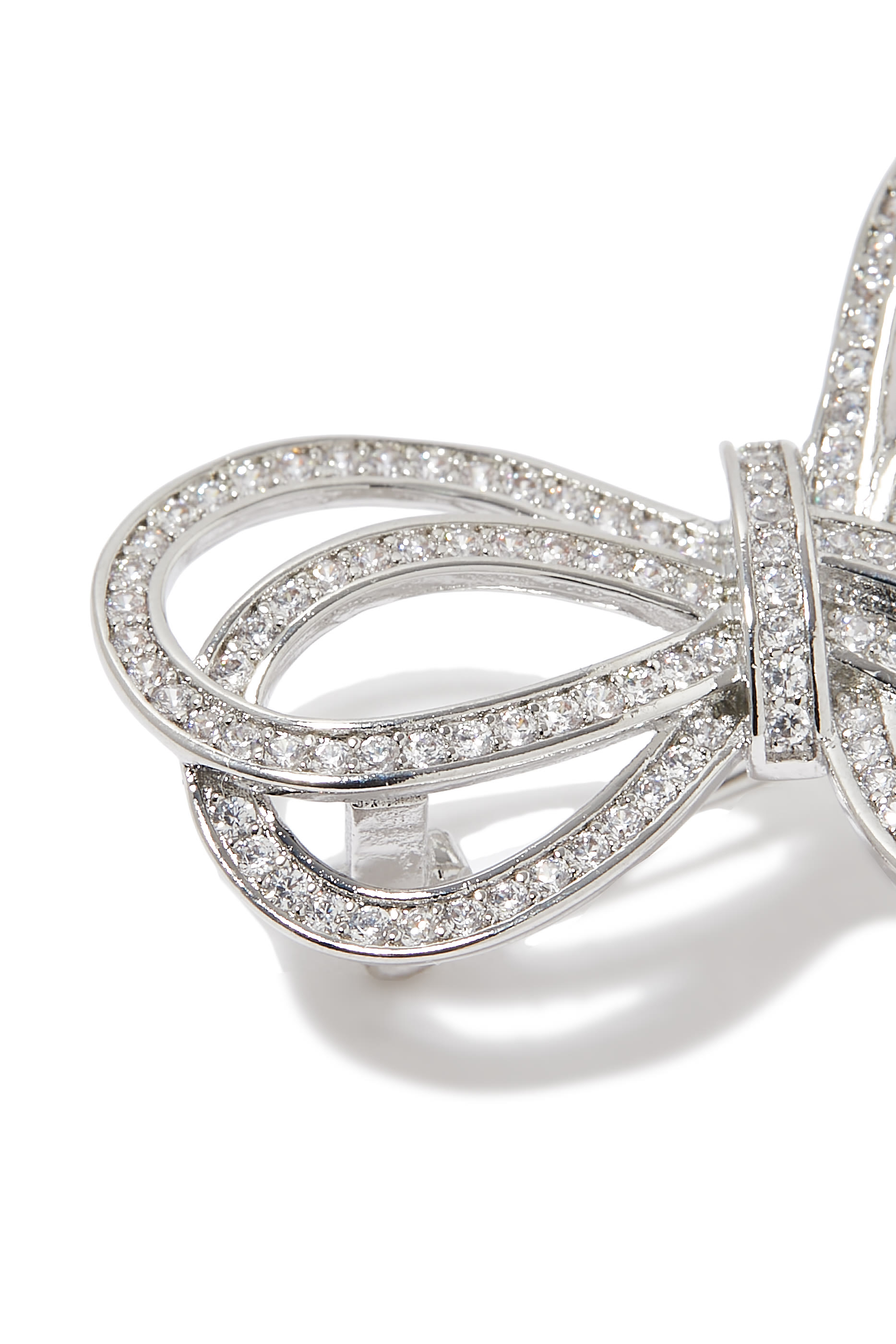 بروش بتصميم ربطة فيونكة مزدوجة مرصع بأحجار زركونيا مكعبة بافيه، نحاس المطلي بالروديوم