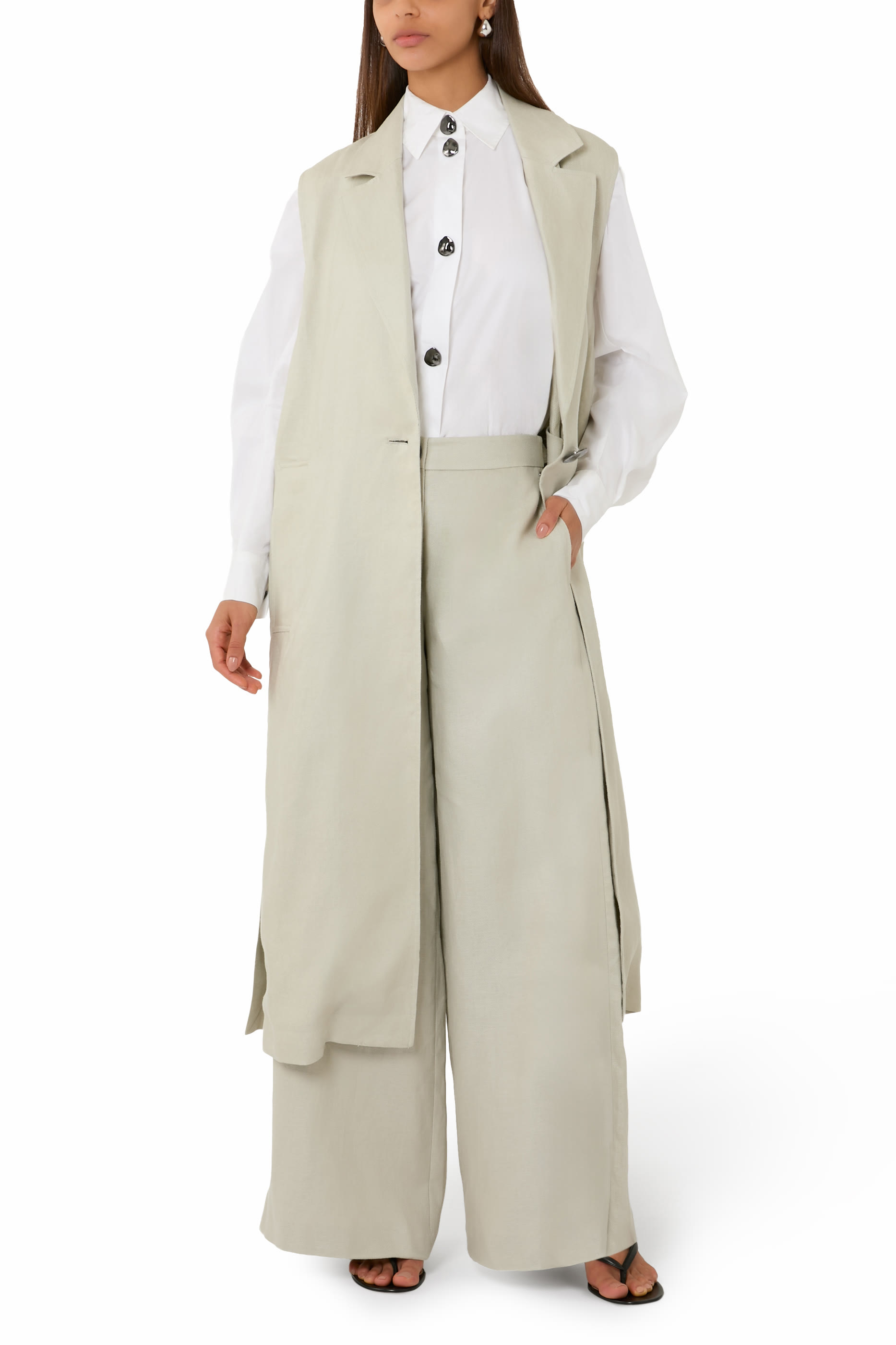 قميص بأكمام طويلة ضيقة