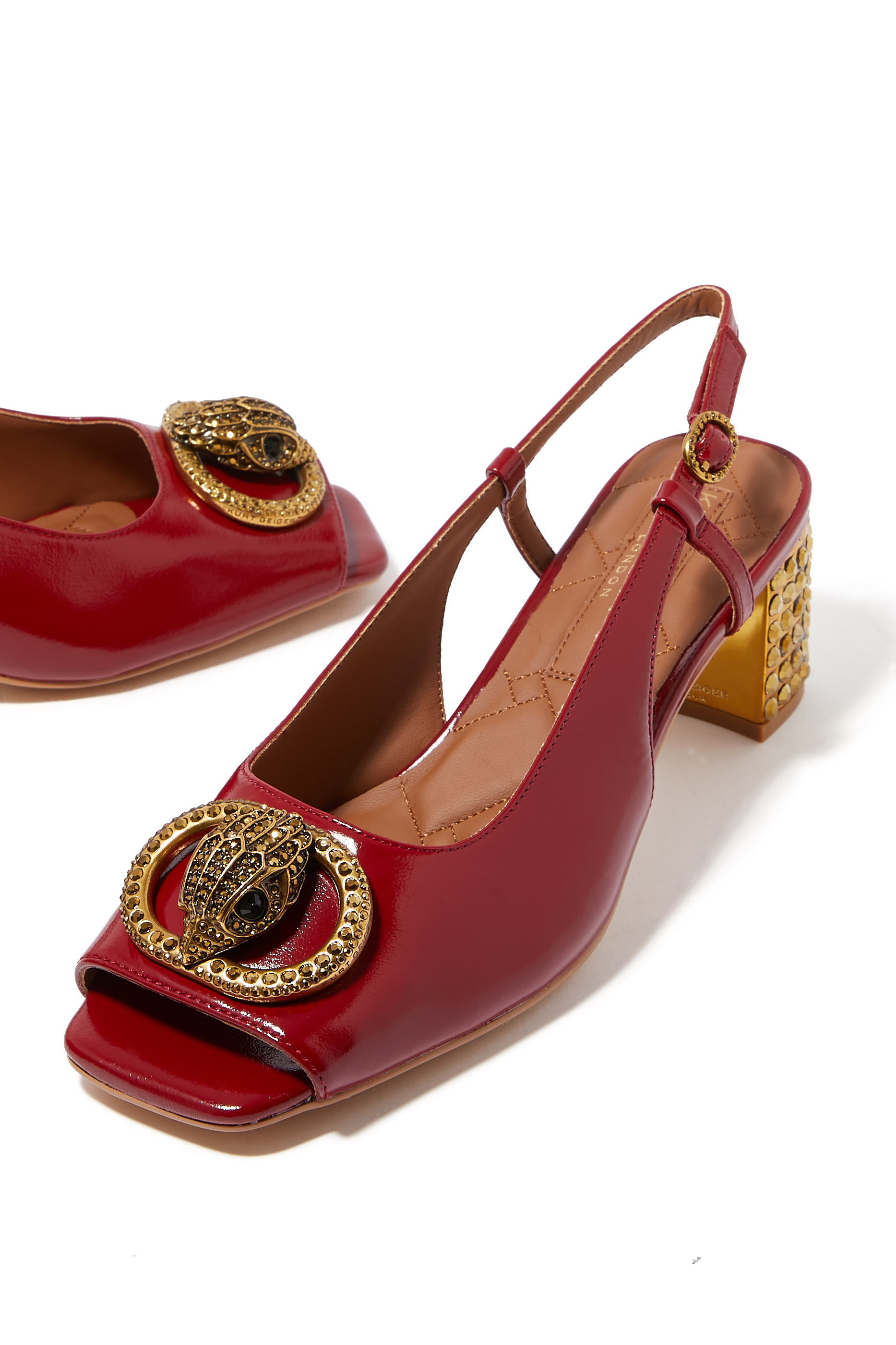 صندل تشيلسي 60 بسير خلفي وكعب عريض